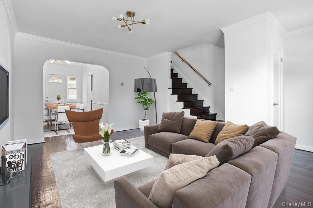 194-23 Station Road – For Sale