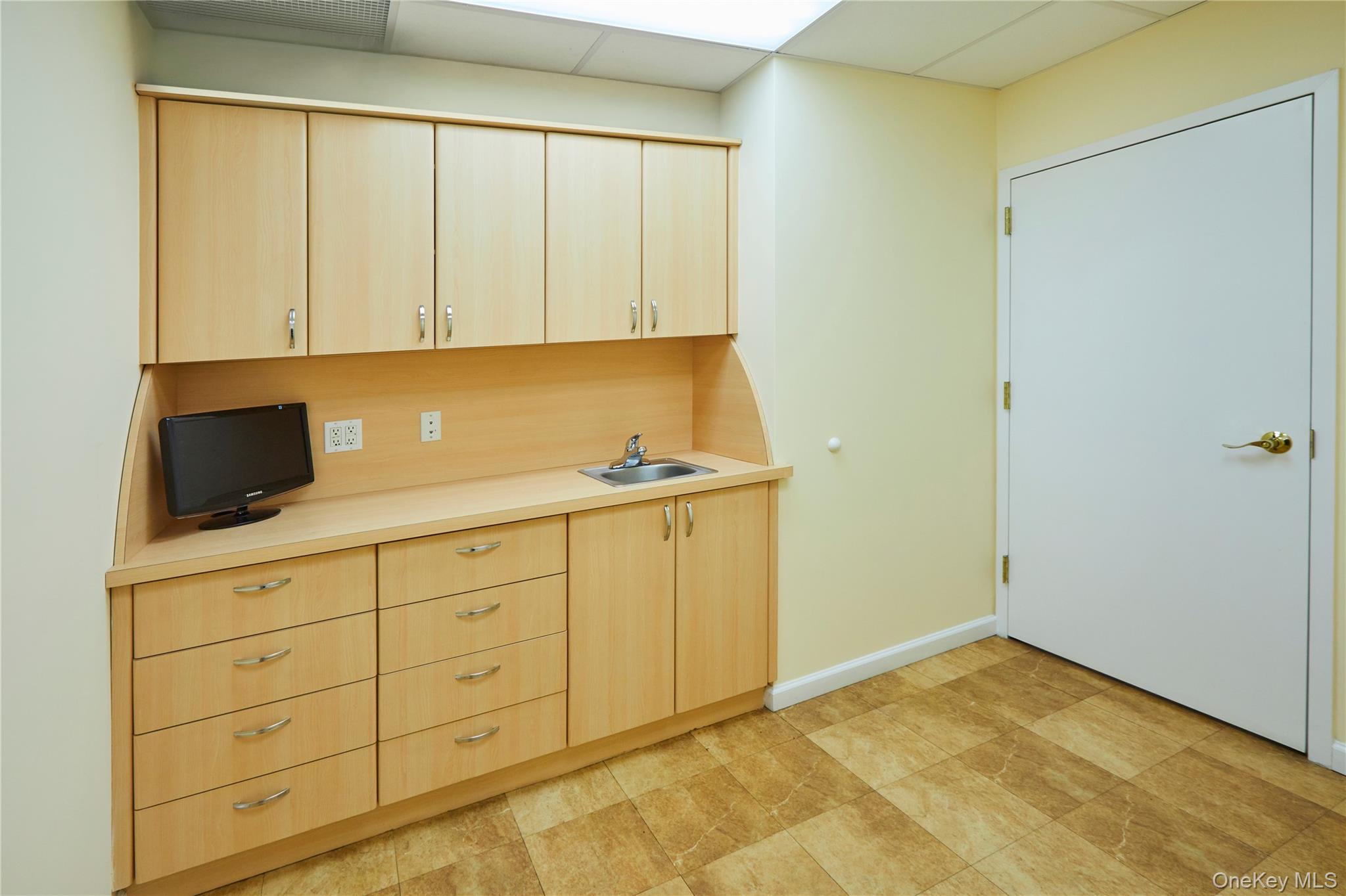 3533 Riverdale Avenue, Unit 1 photo 3