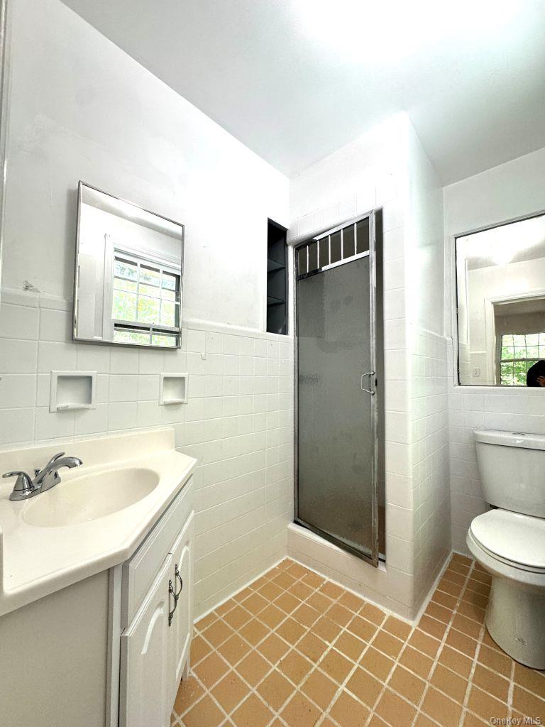 560 Taxter Road – For Rent photo 23