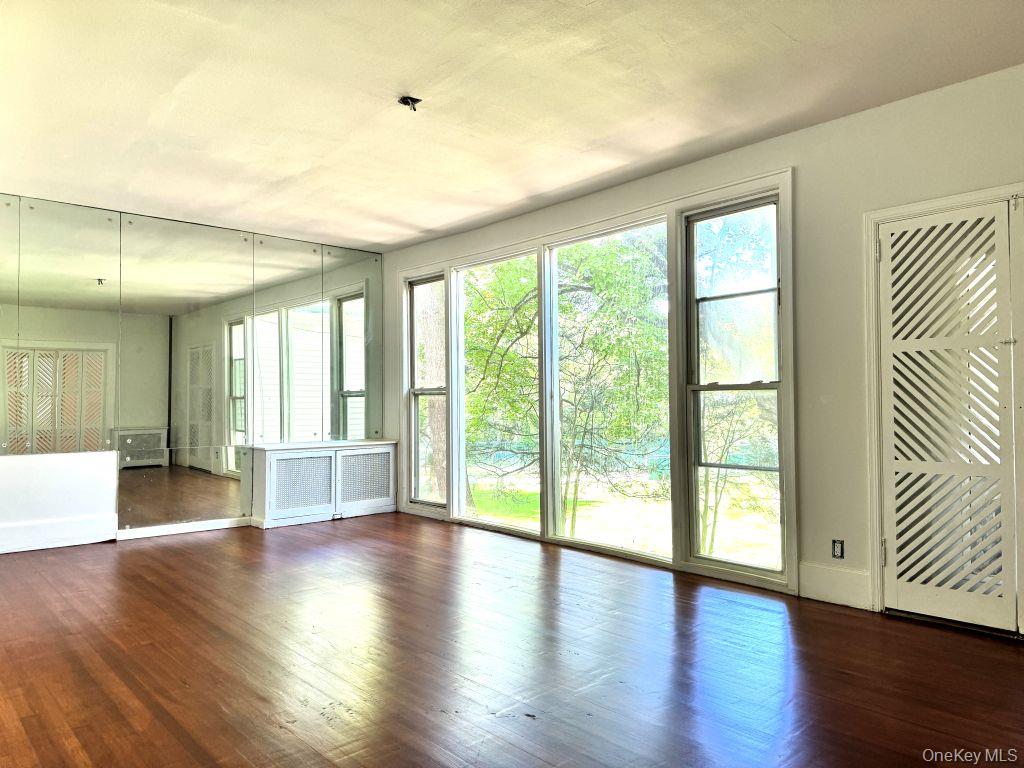 560 Taxter Road – For Rent photo 11
