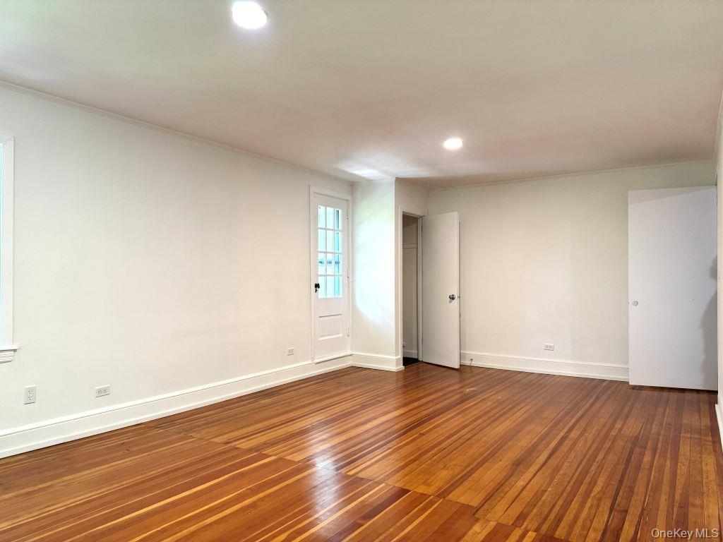 560 Taxter Road – For Rent photo 22