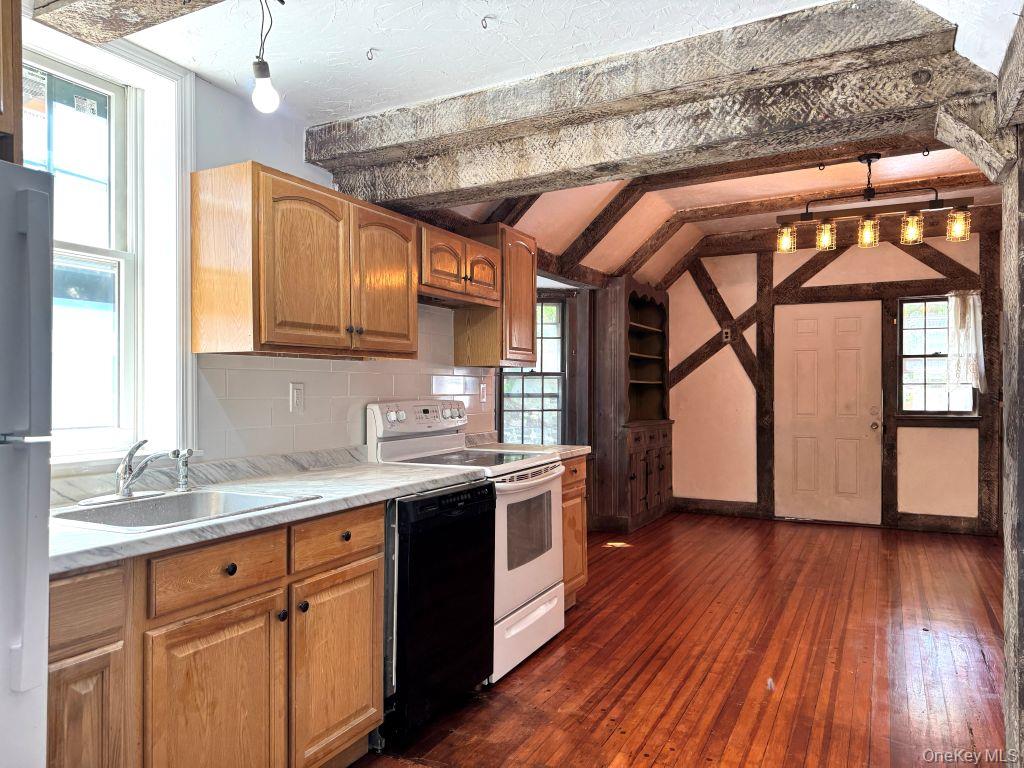 560 Taxter Road – For Rent photo 7