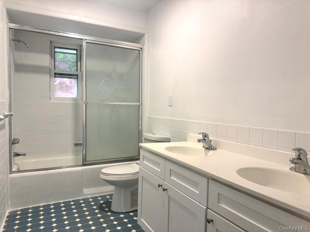 560 Taxter Road – For Rent photo 26