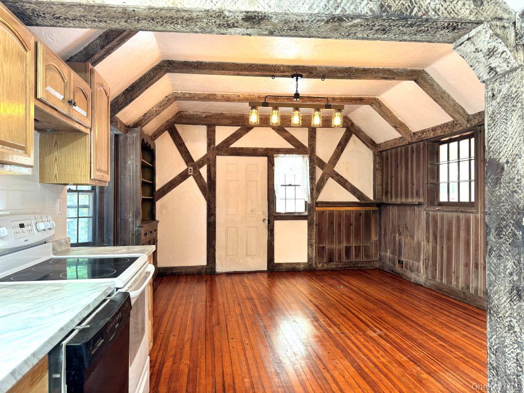 560 Taxter Road – For Rent photo 5