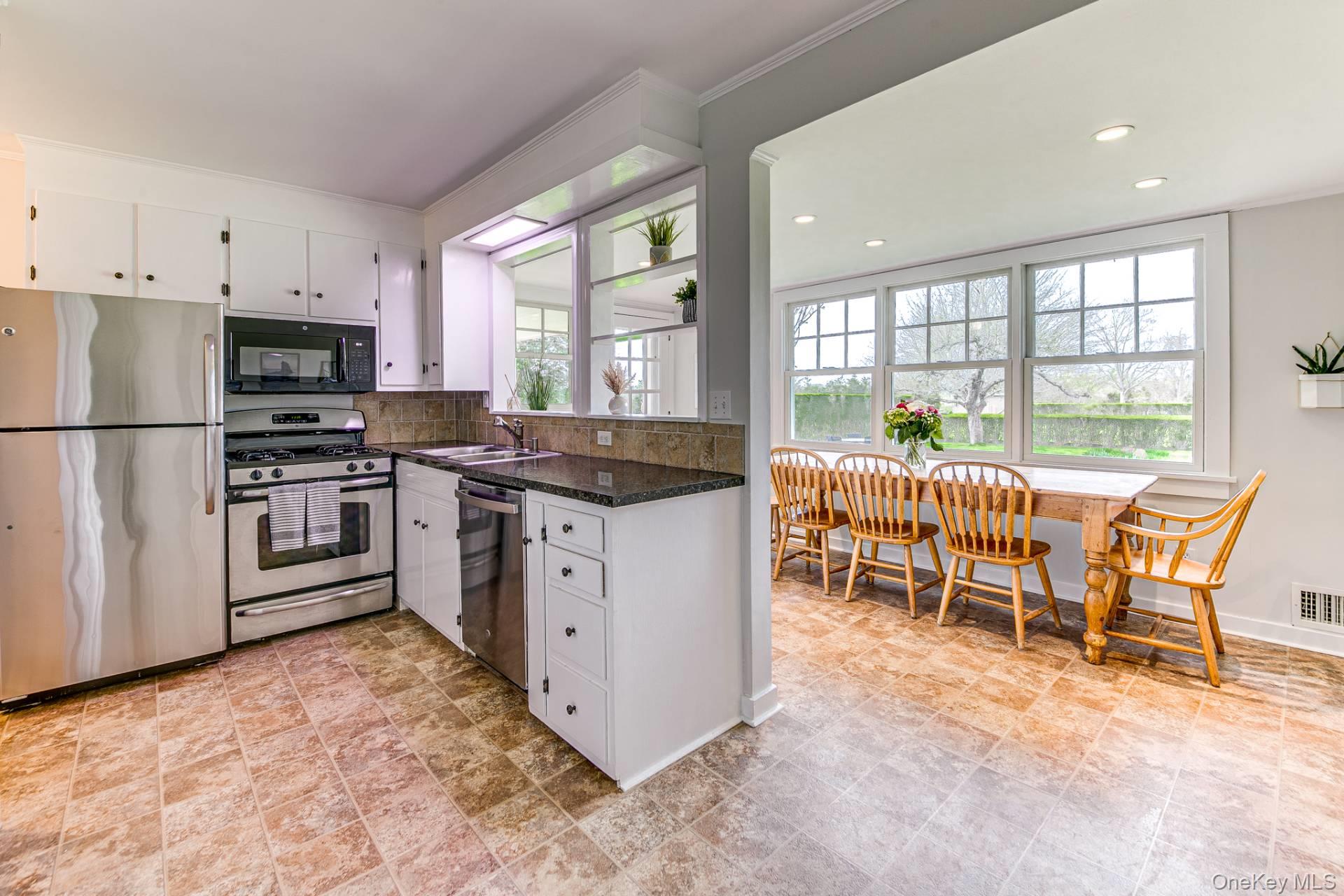 50 Sayres Path – For Rent photo 7