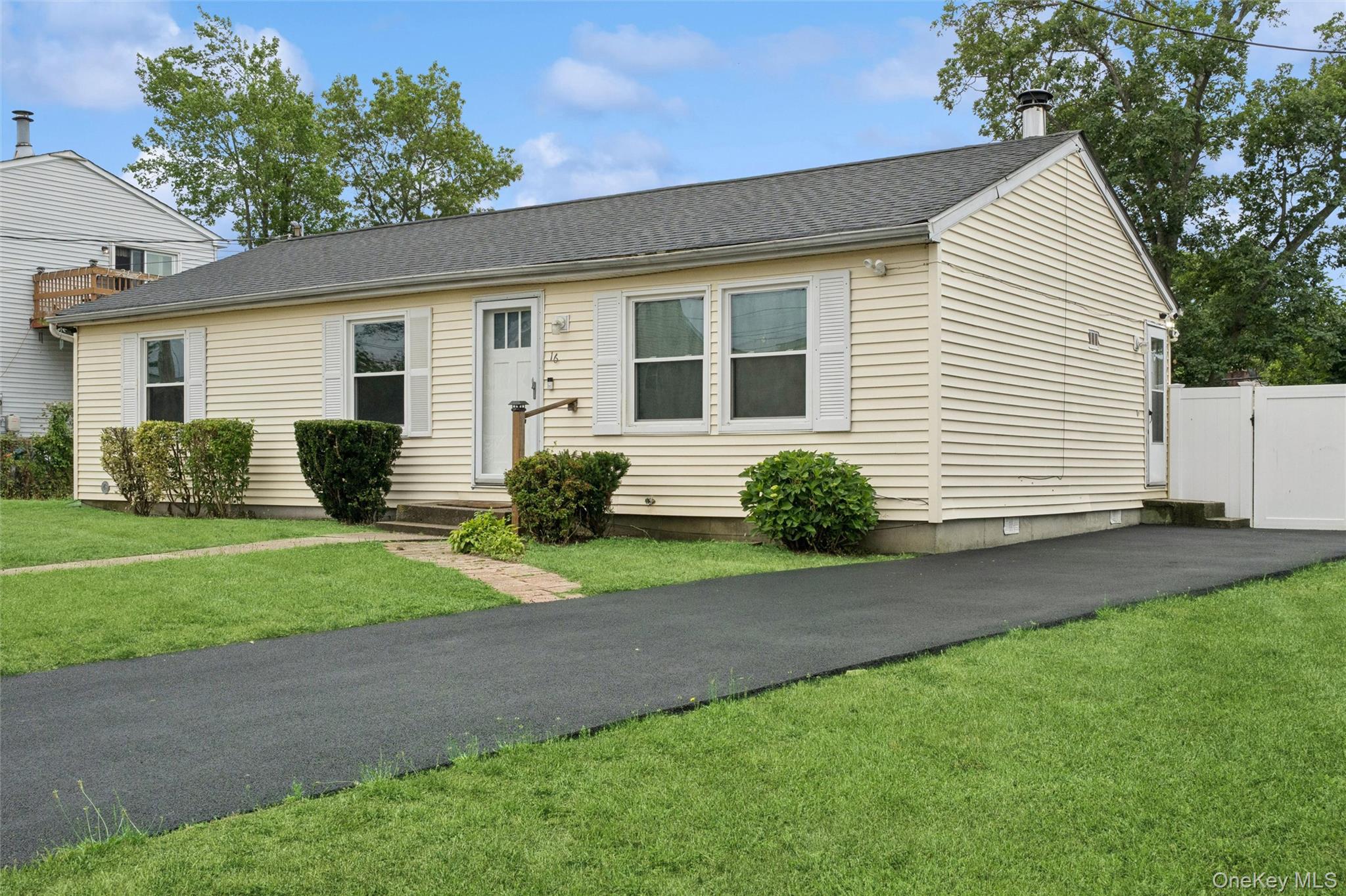 16 Arlington Avenue – For Sale photo 4