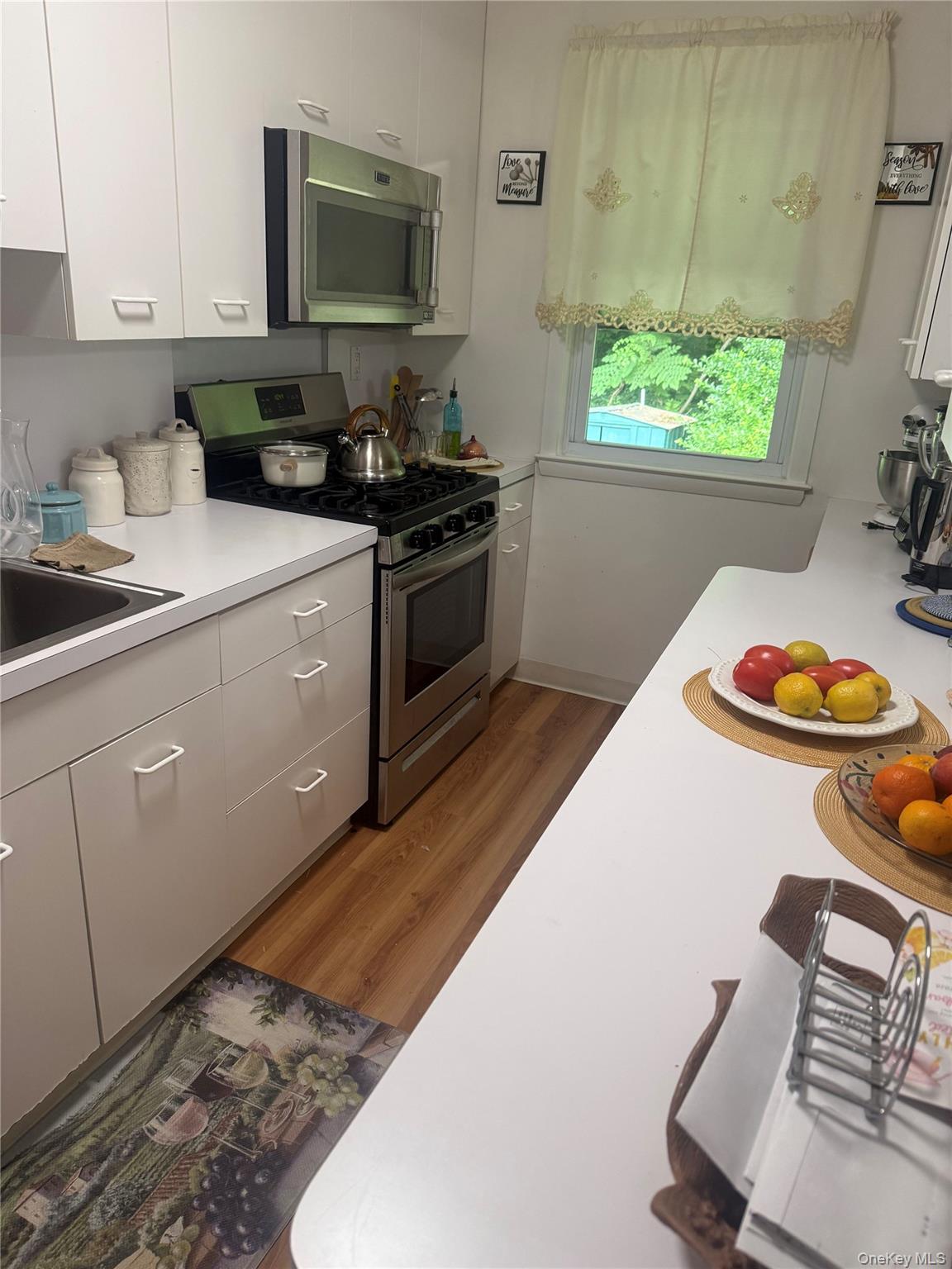 27 Avon Circle, Unit D photo 5