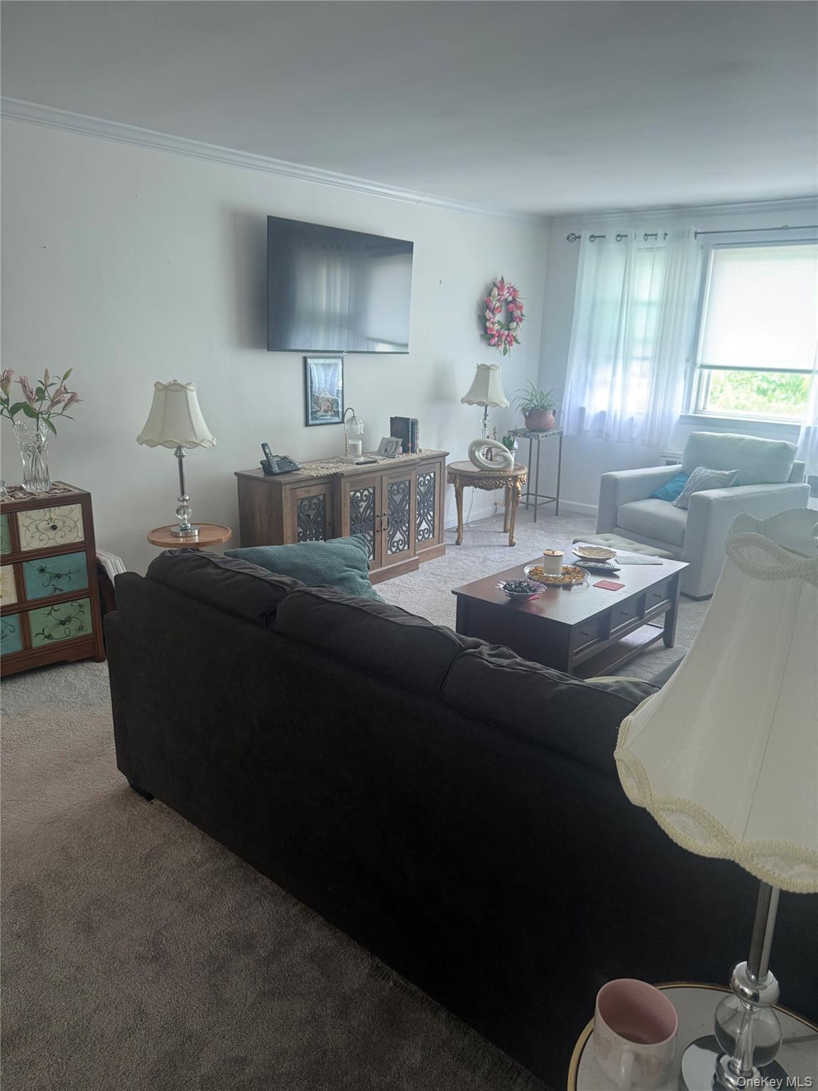 27 Avon Circle, Unit D photo 9