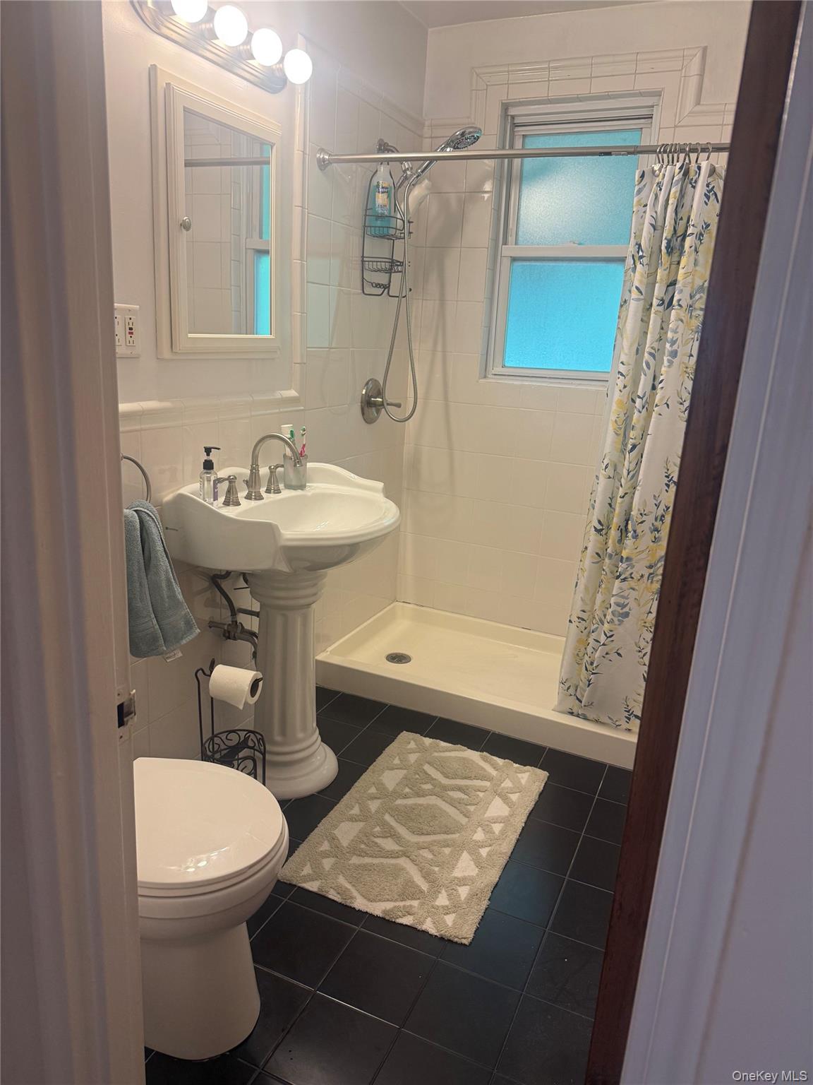 27 Avon Circle, Unit D photo 13