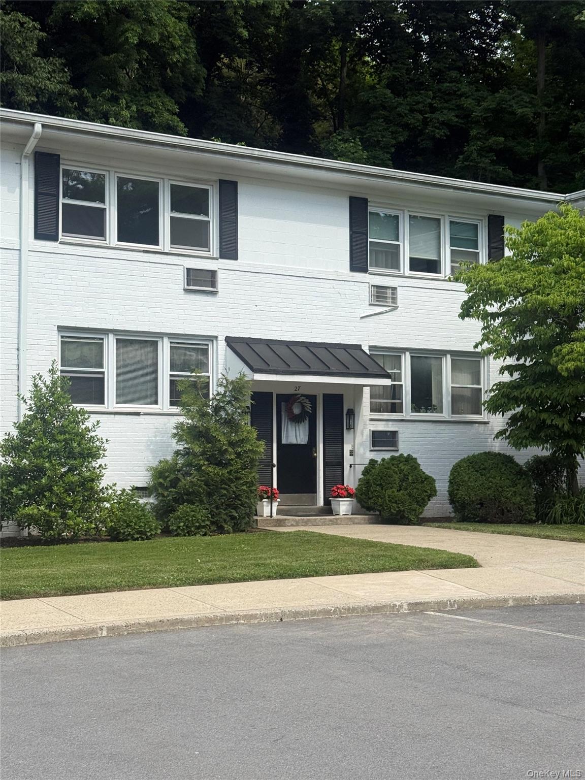 27 Avon Circle, Unit D