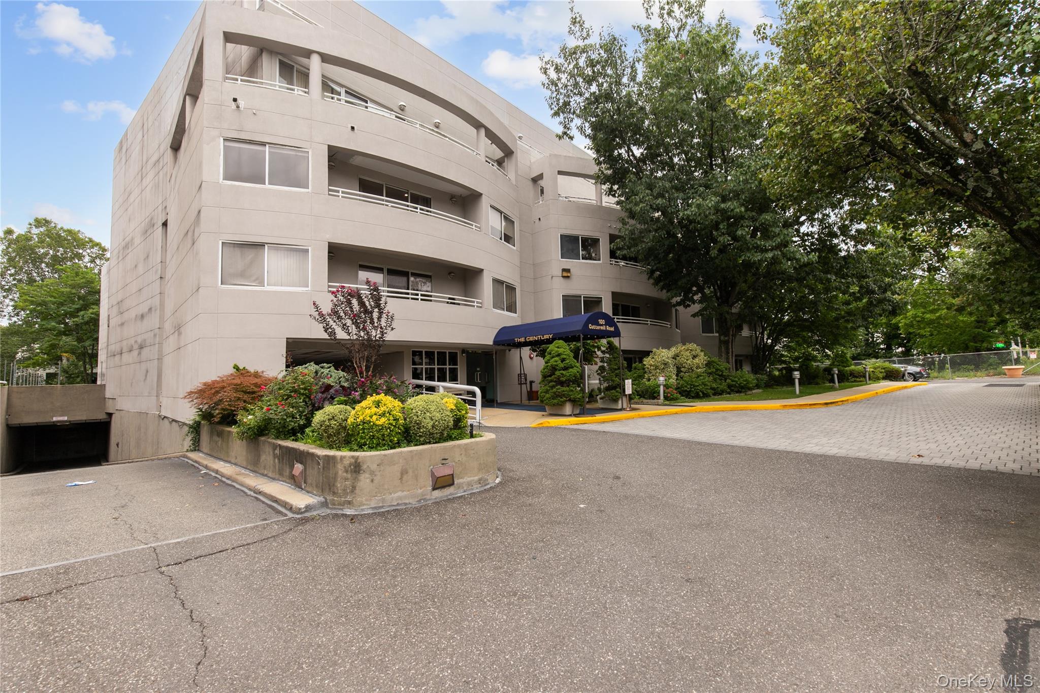 100 Cuttermill Road, Unit 4V