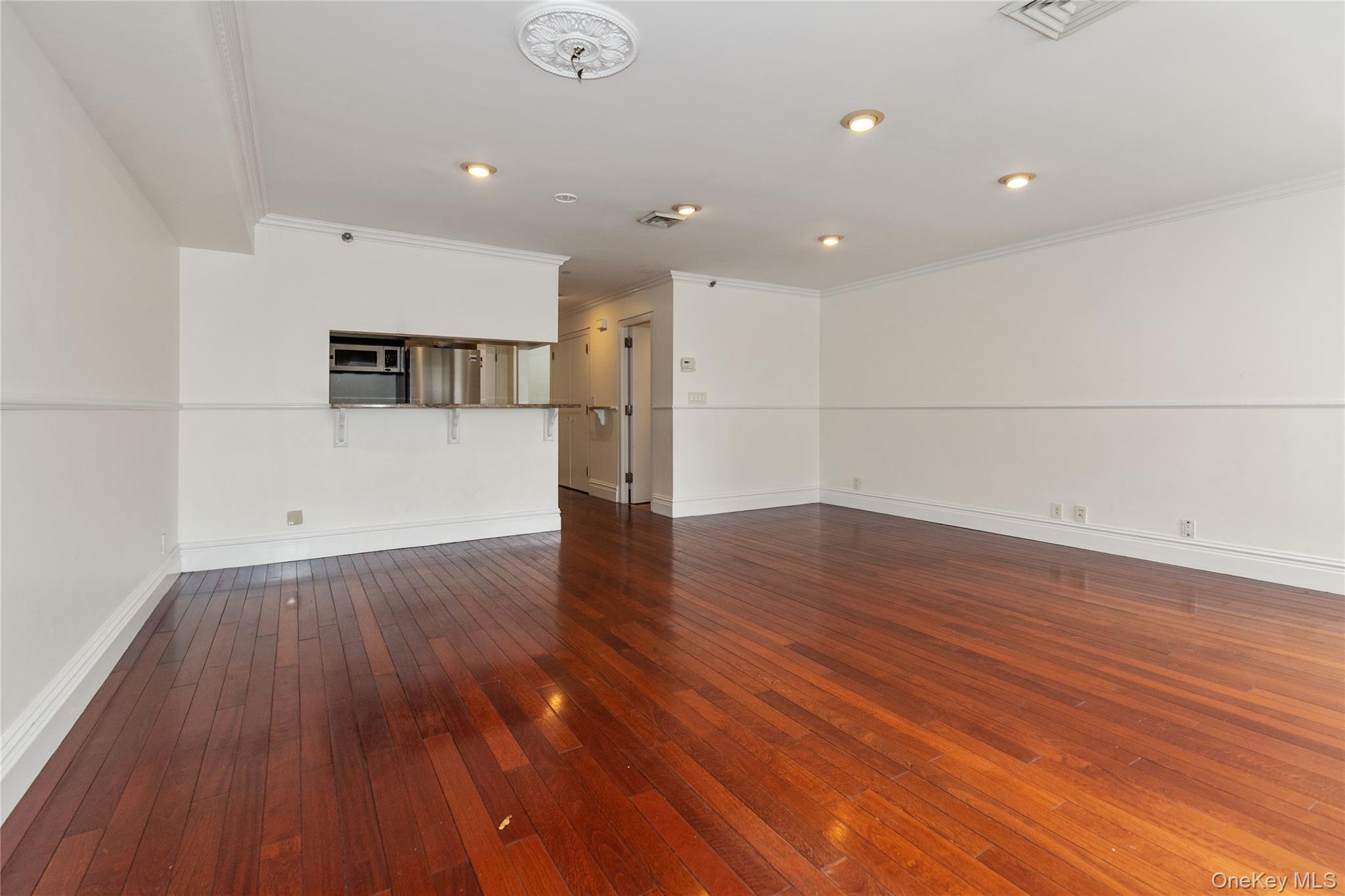 100 Cuttermill Road, Unit 4V photo 11