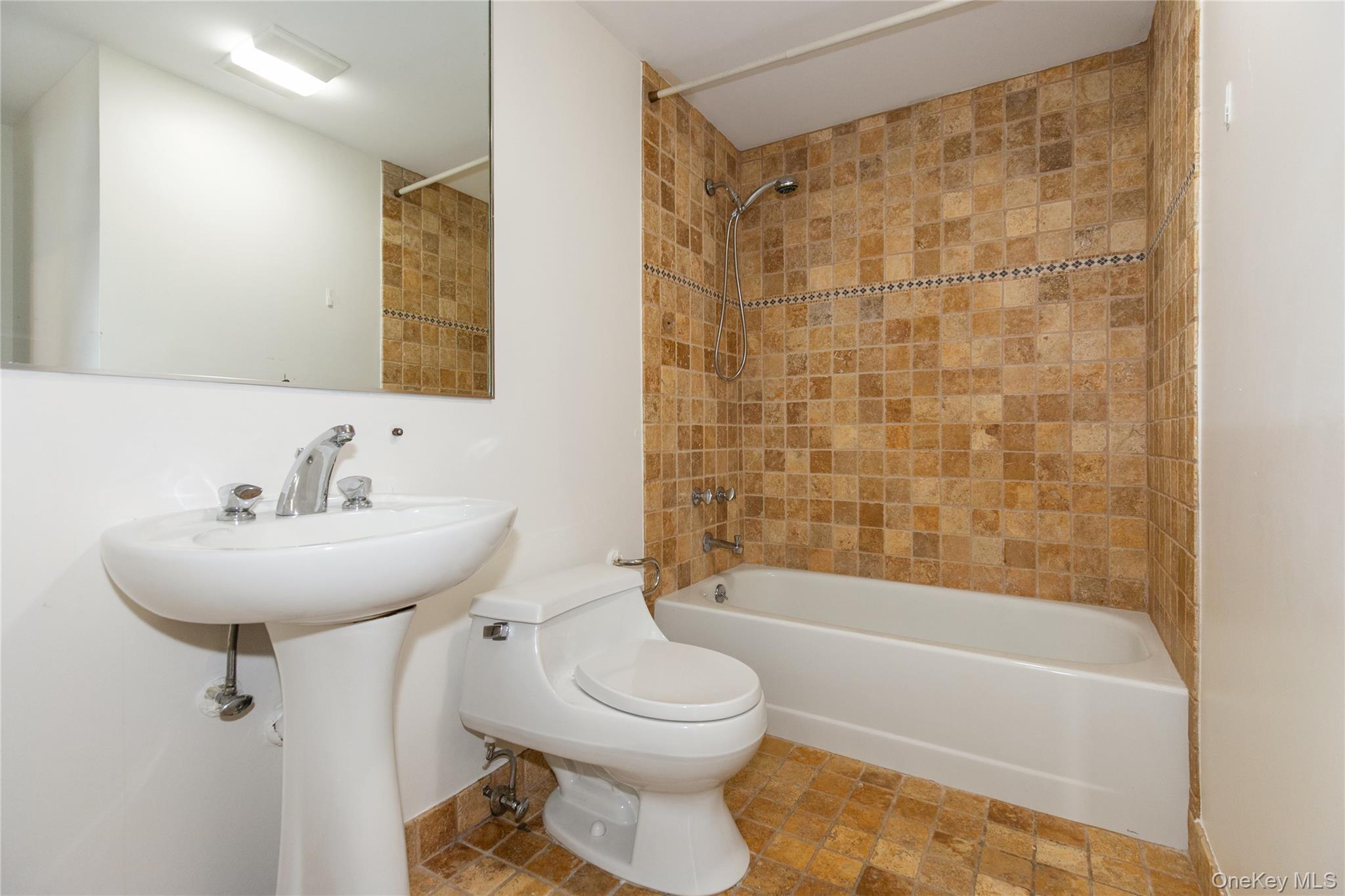 100 Cuttermill Road, Unit 4V photo 27