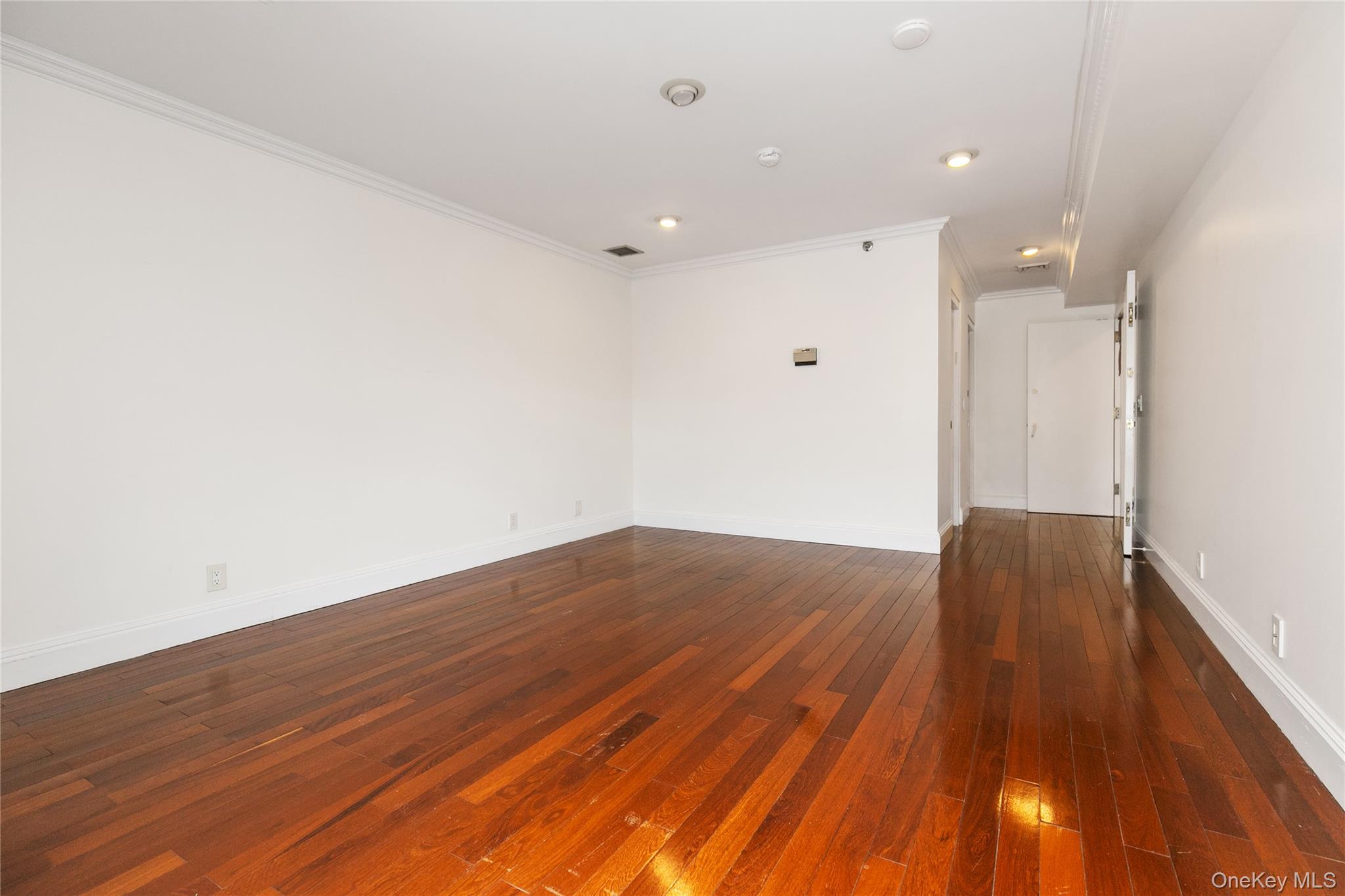 100 Cuttermill Road, Unit 4V photo 26