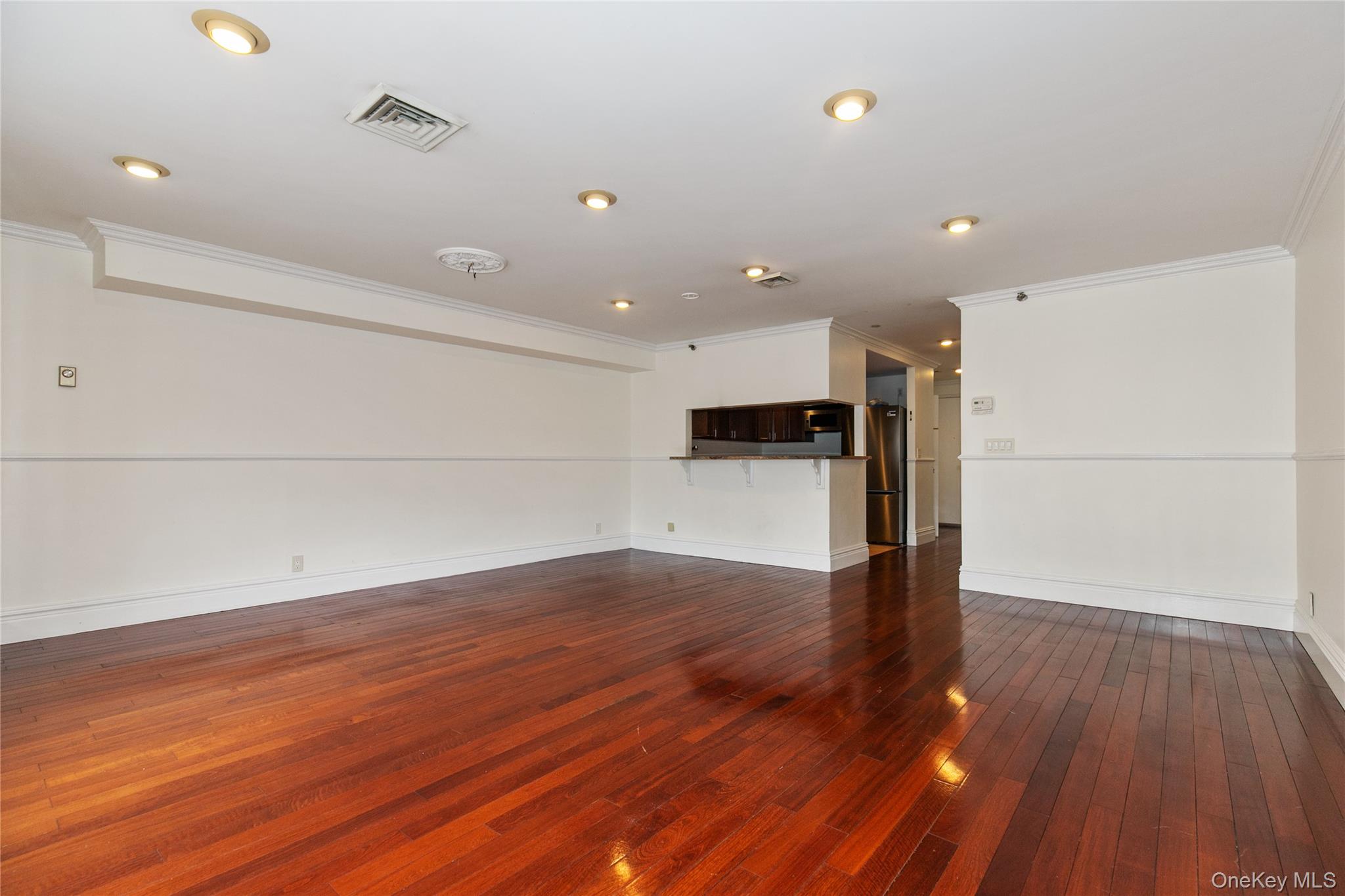 100 Cuttermill Road, Unit 4V photo 12