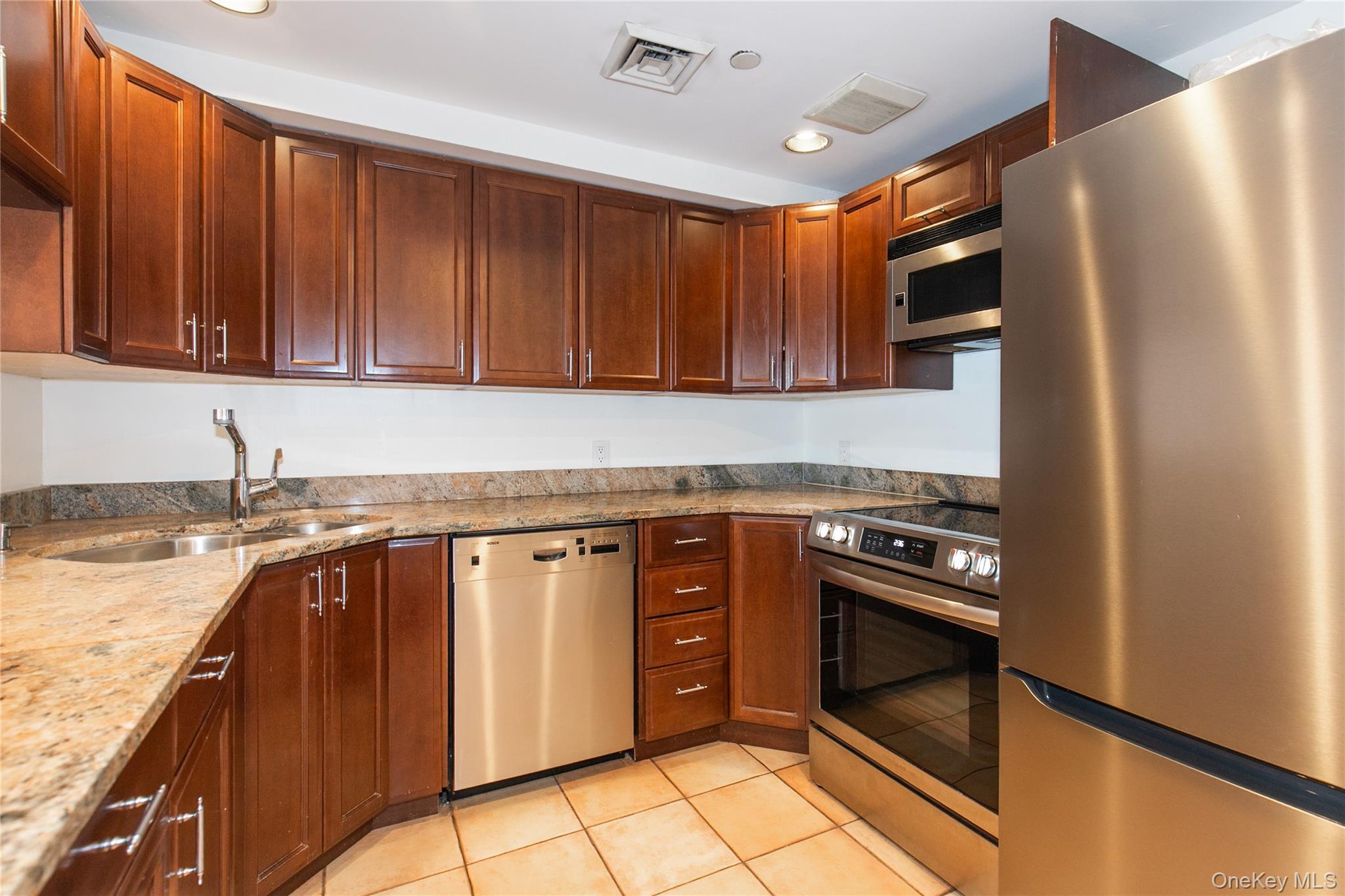 100 Cuttermill Road, Unit 4V photo 16