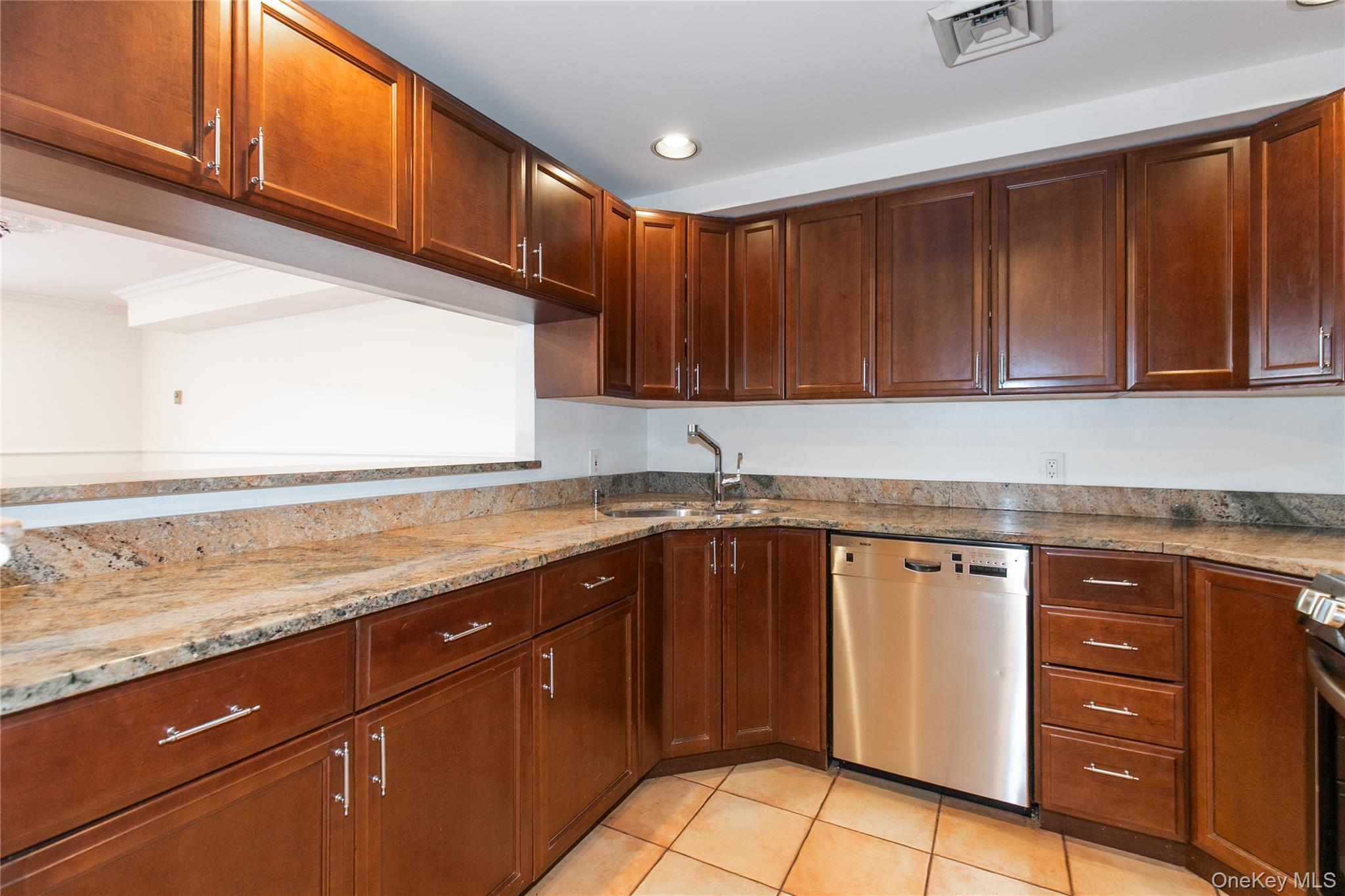 100 Cuttermill Road, Unit 4V photo 15