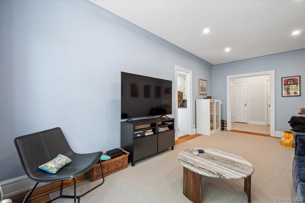 143 Garth Road, Unit 5L photo 9