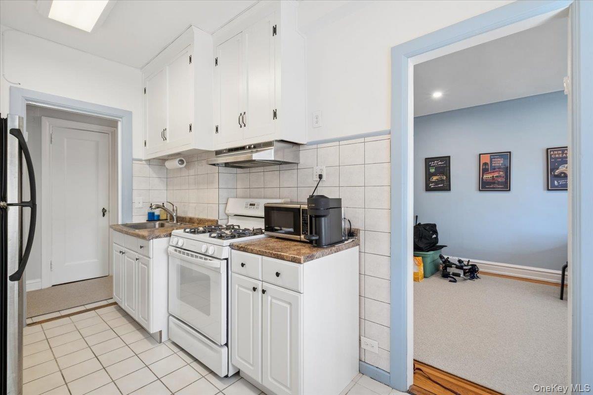 143 Garth Road, Unit 5L photo 12