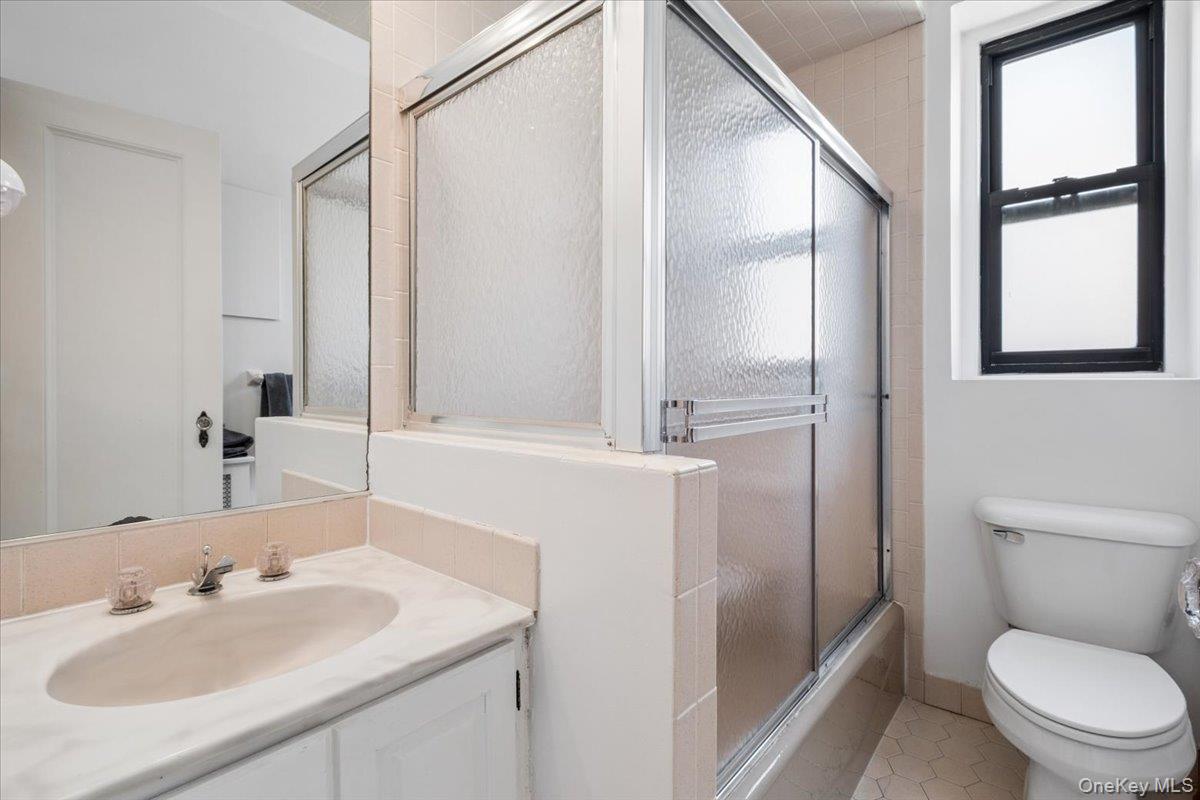 143 Garth Road, Unit 5L photo 16