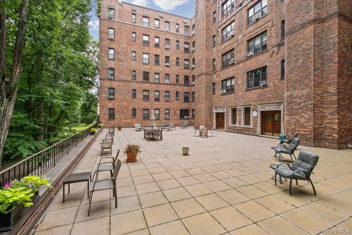 143 Garth Road, Unit 5L photo 19
