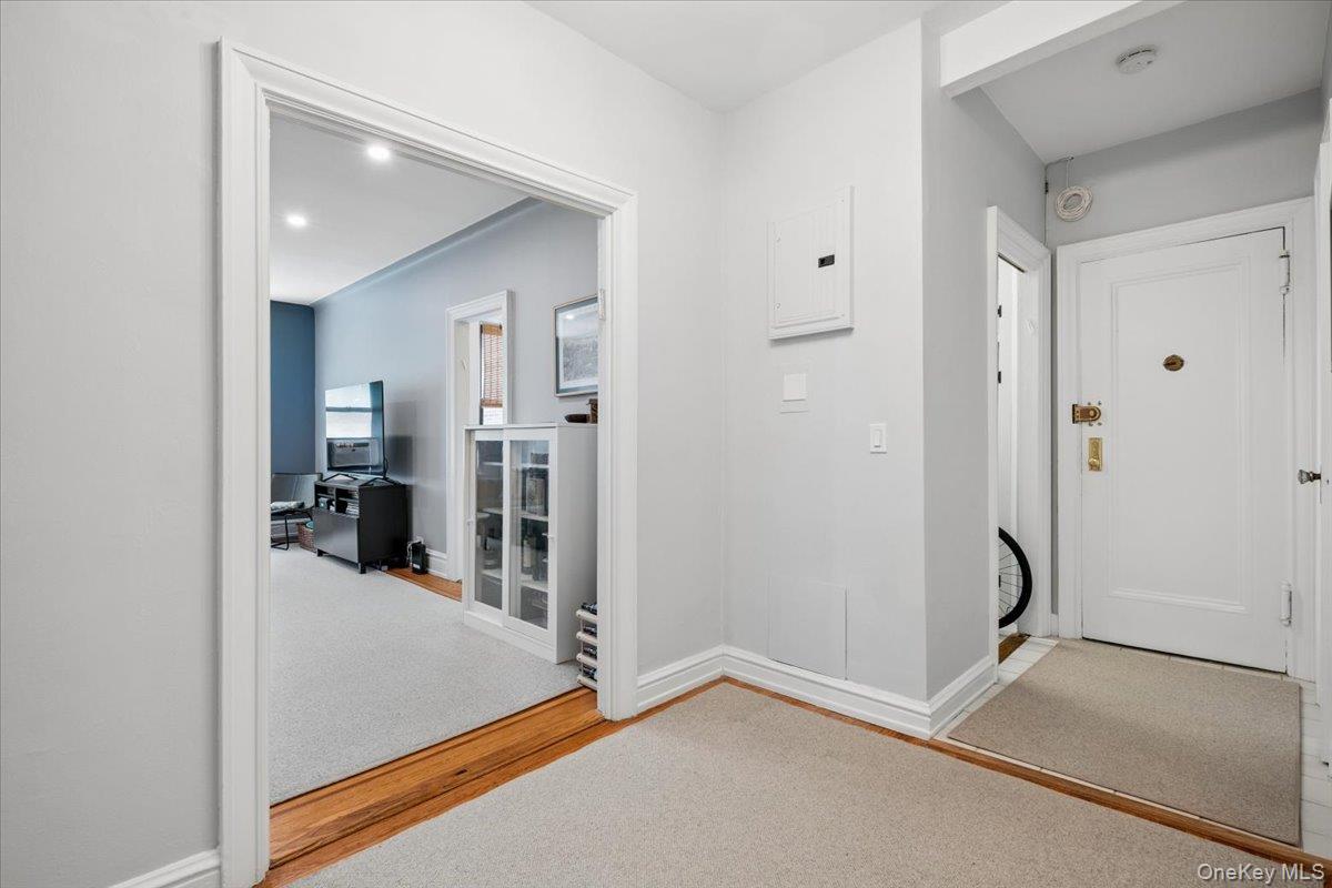 143 Garth Road, Unit 5L photo 3