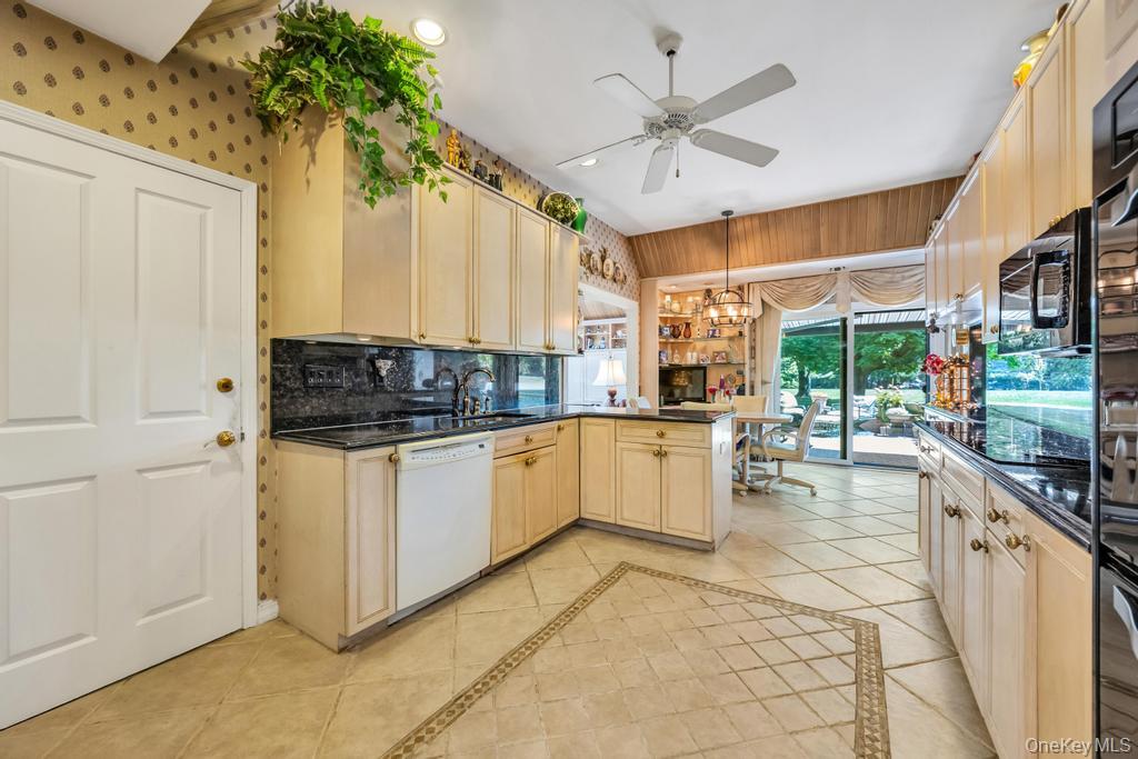 202 Captains Way – For Sale photo 17