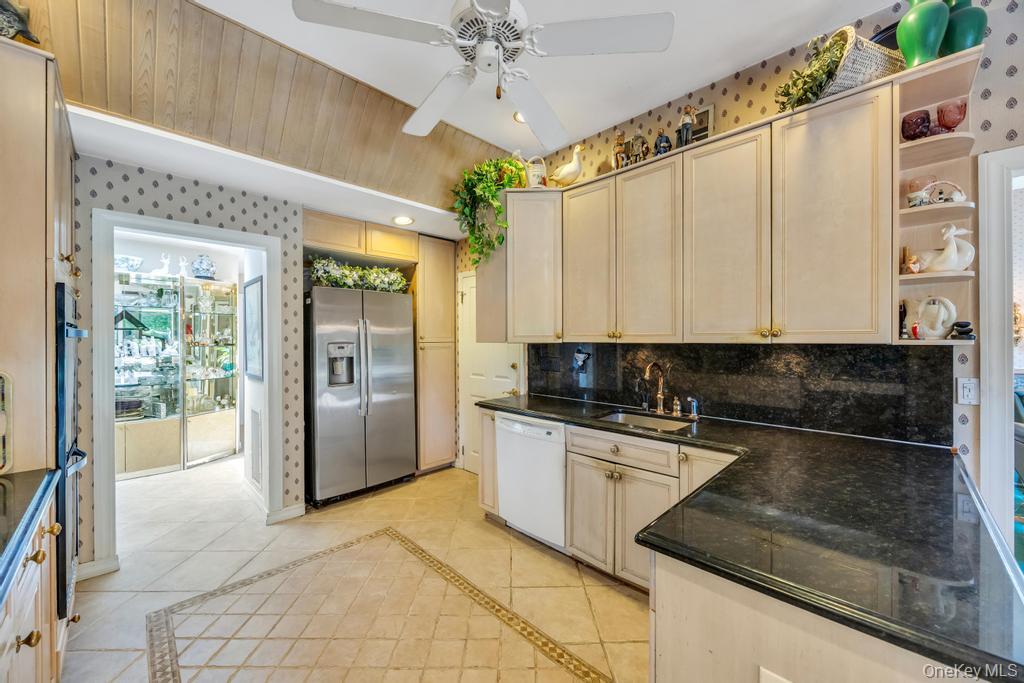 202 Captains Way – For Sale photo 20