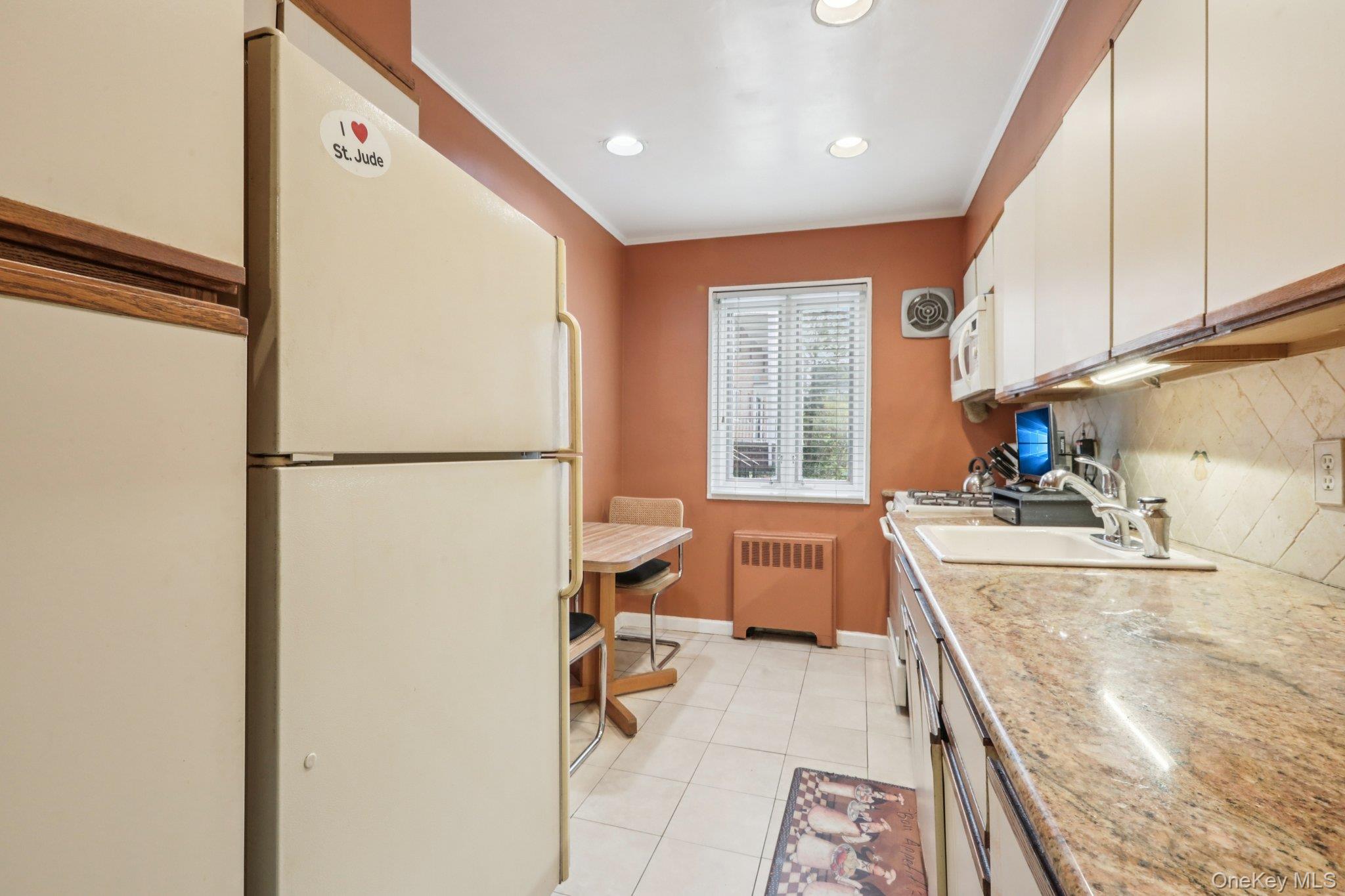 40 Lawrence Drive, Unit A photo 8