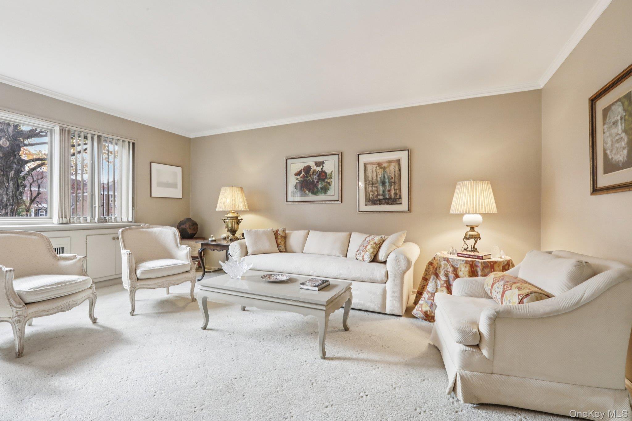40 Lawrence Drive, Unit A photo 3