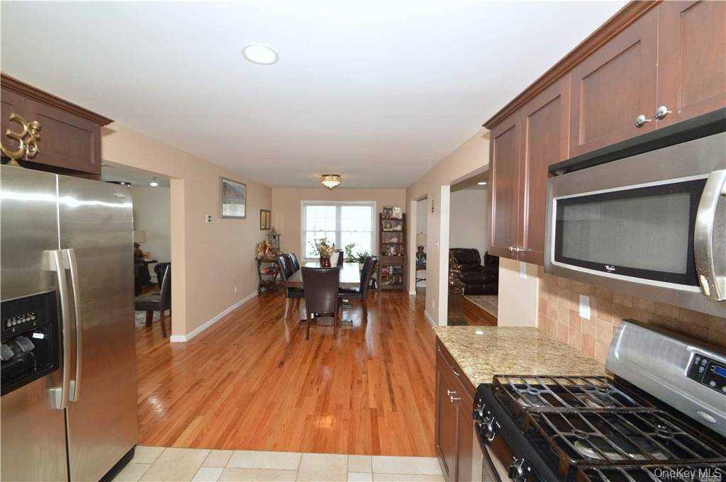 106 Roosevelt Avenue – For Sale photo 5