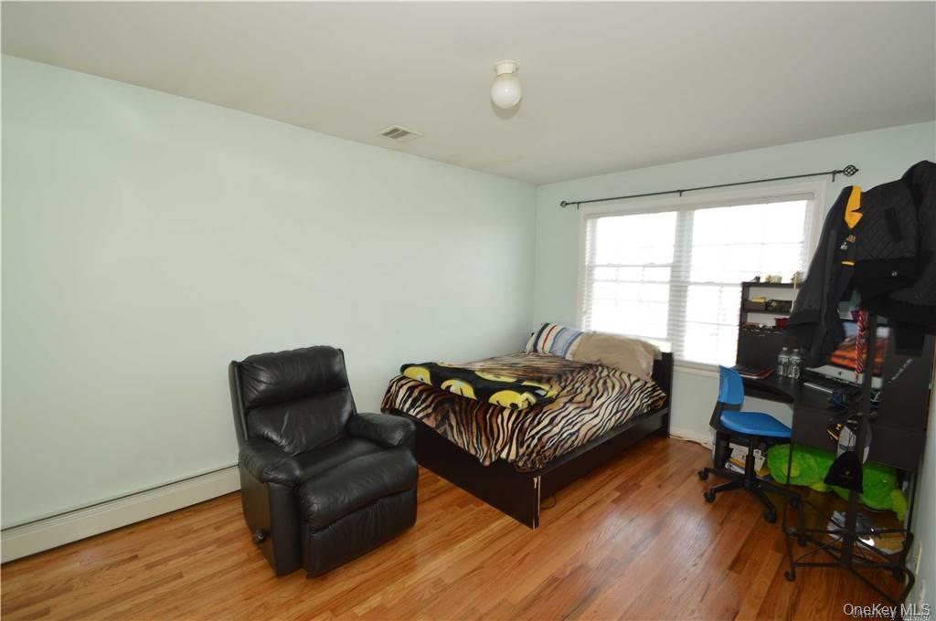 106 Roosevelt Avenue – For Sale photo 14