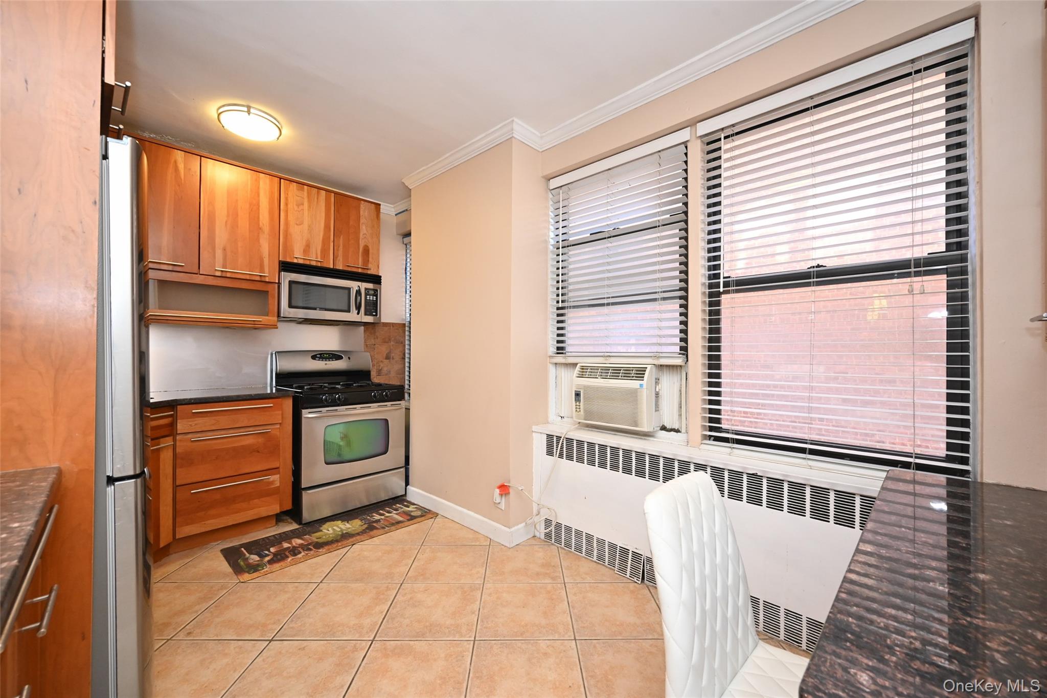 67-40 Yellowstone Boulevard, Unit 4M photo 10
