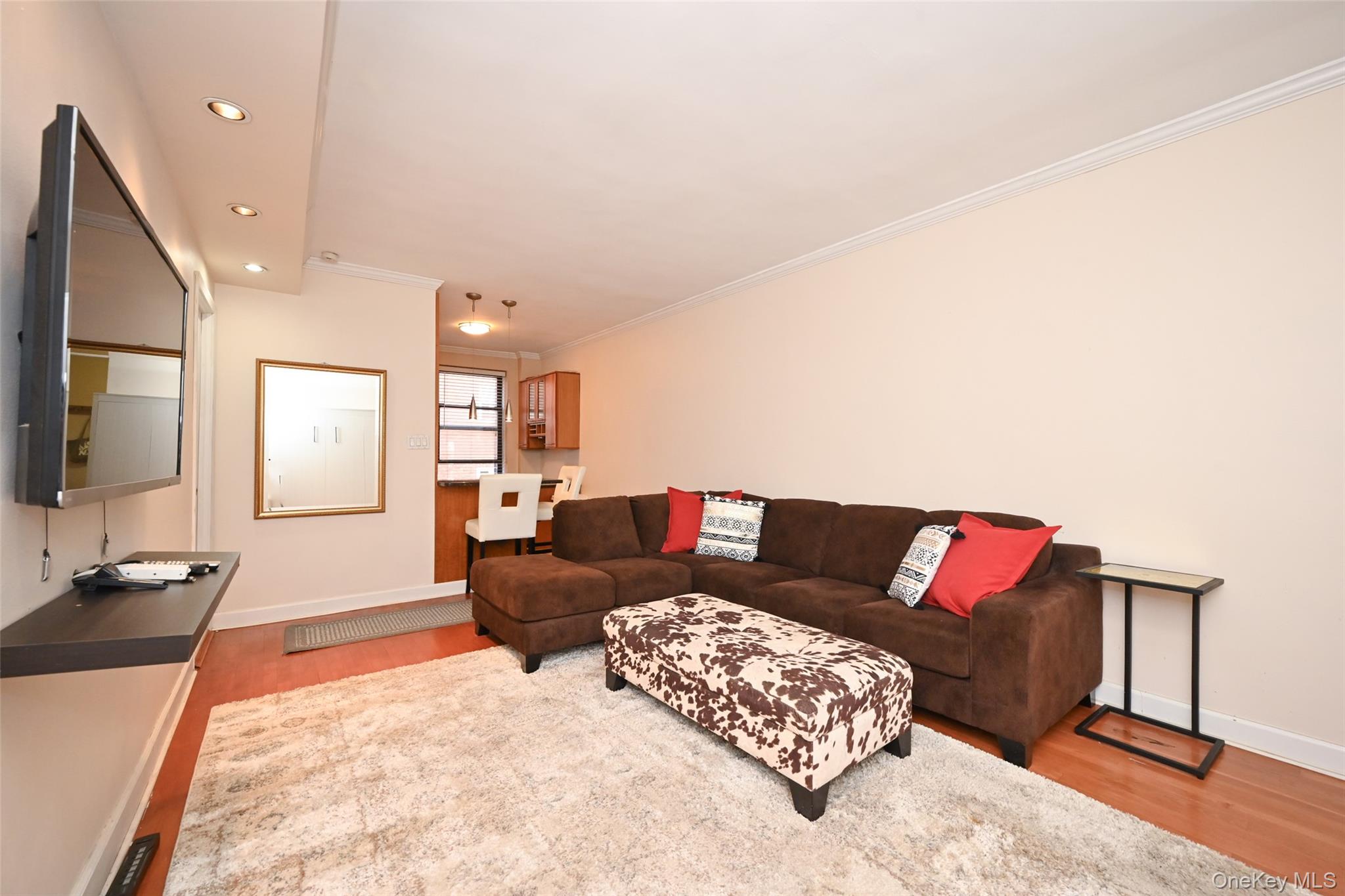 67-40 Yellowstone Boulevard, Unit 4M photo 6