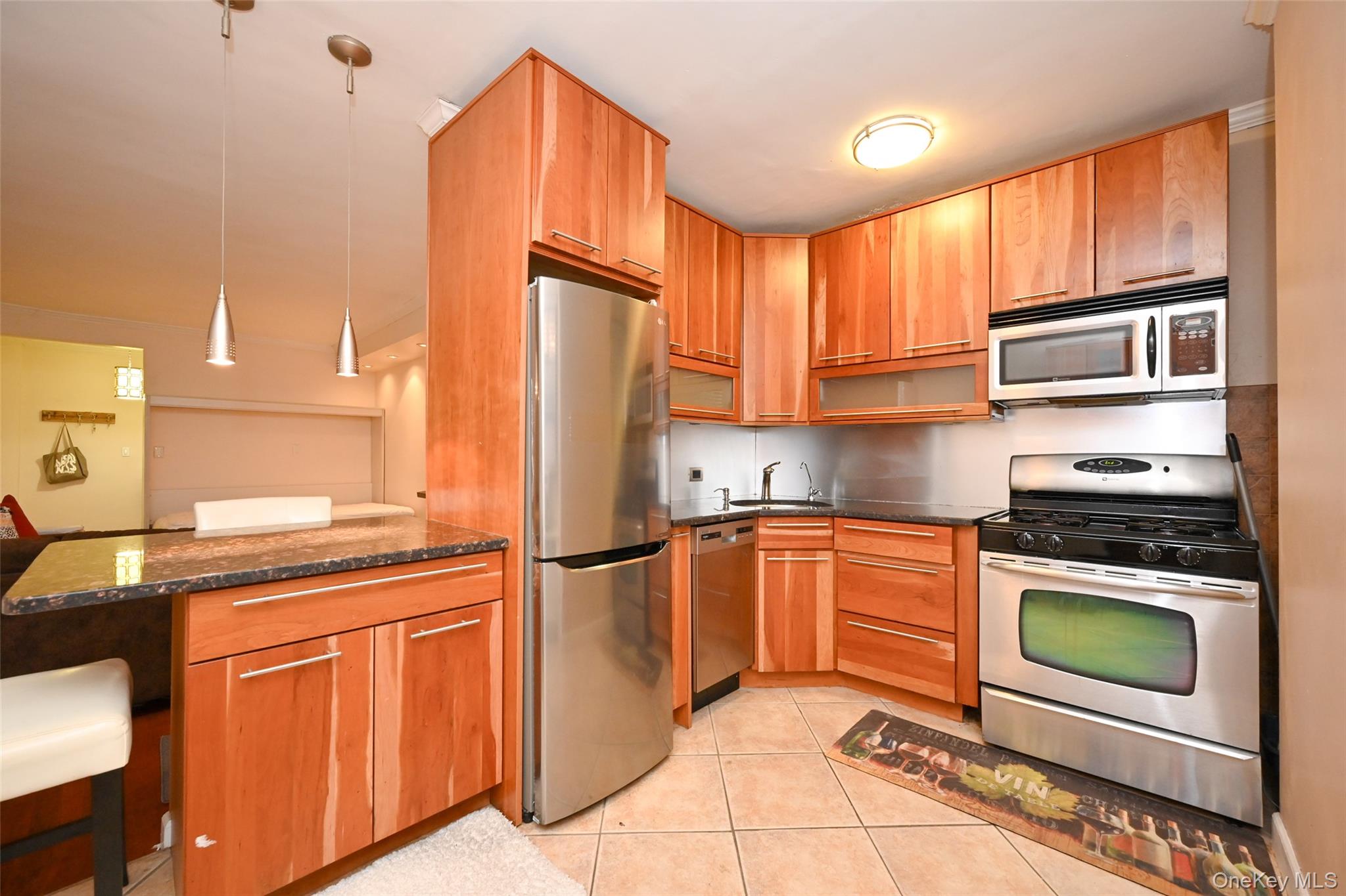 67-40 Yellowstone Boulevard, Unit 4M photo 9