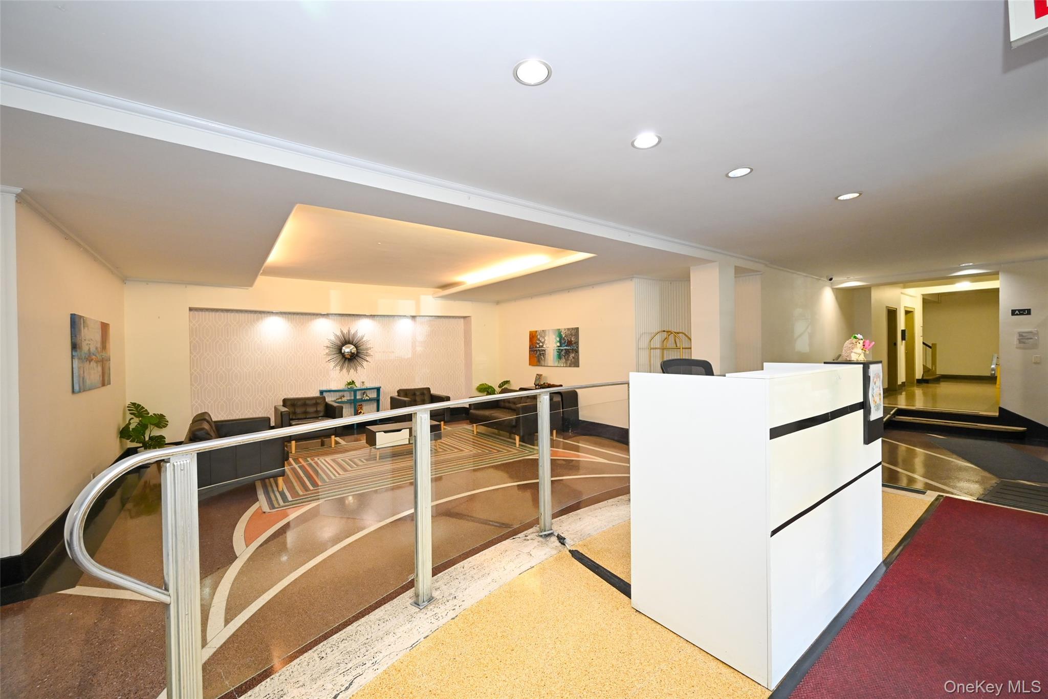 67-40 Yellowstone Boulevard, Unit 4M photo 3