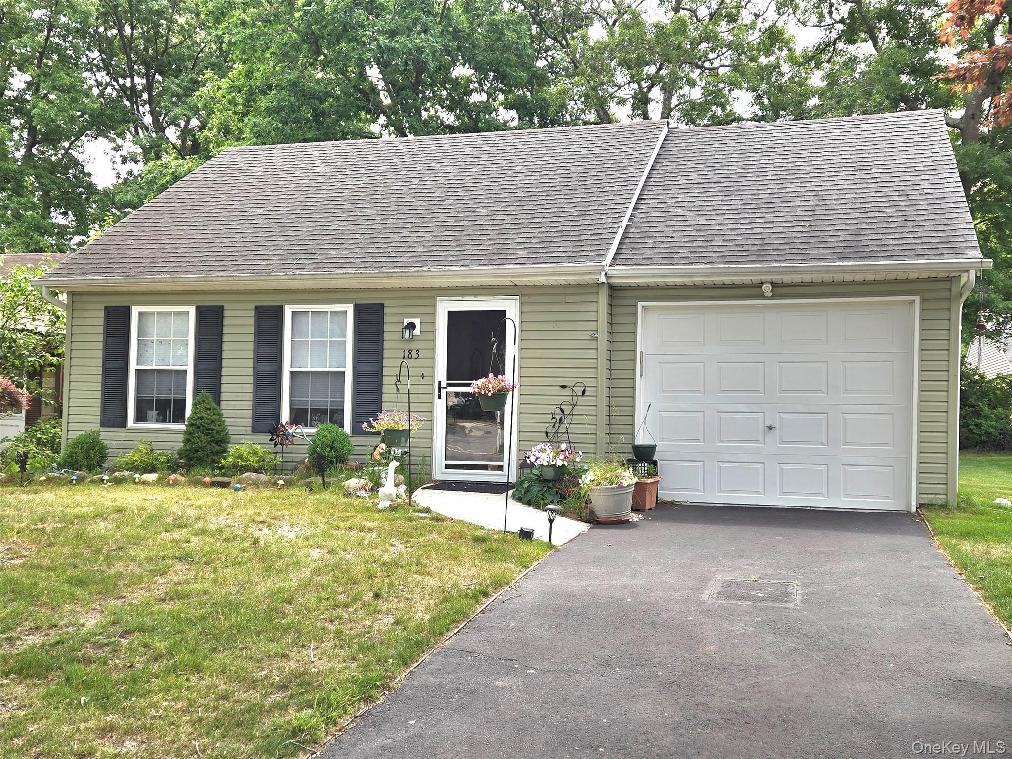 183 Kingston Drive – For Sale photo 2