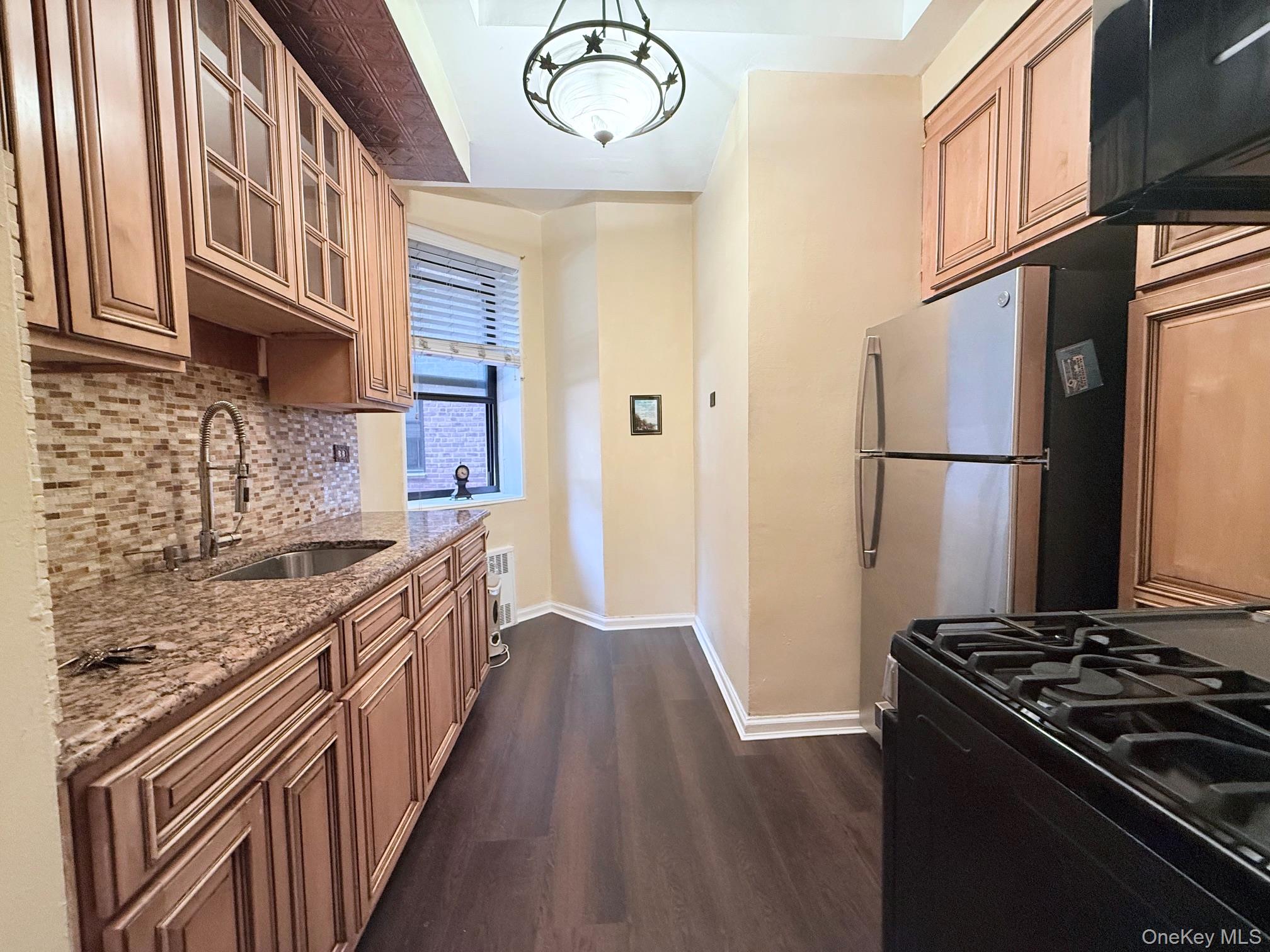 83-75 Woodhaven Boulevard, Unit LB10 photo 2