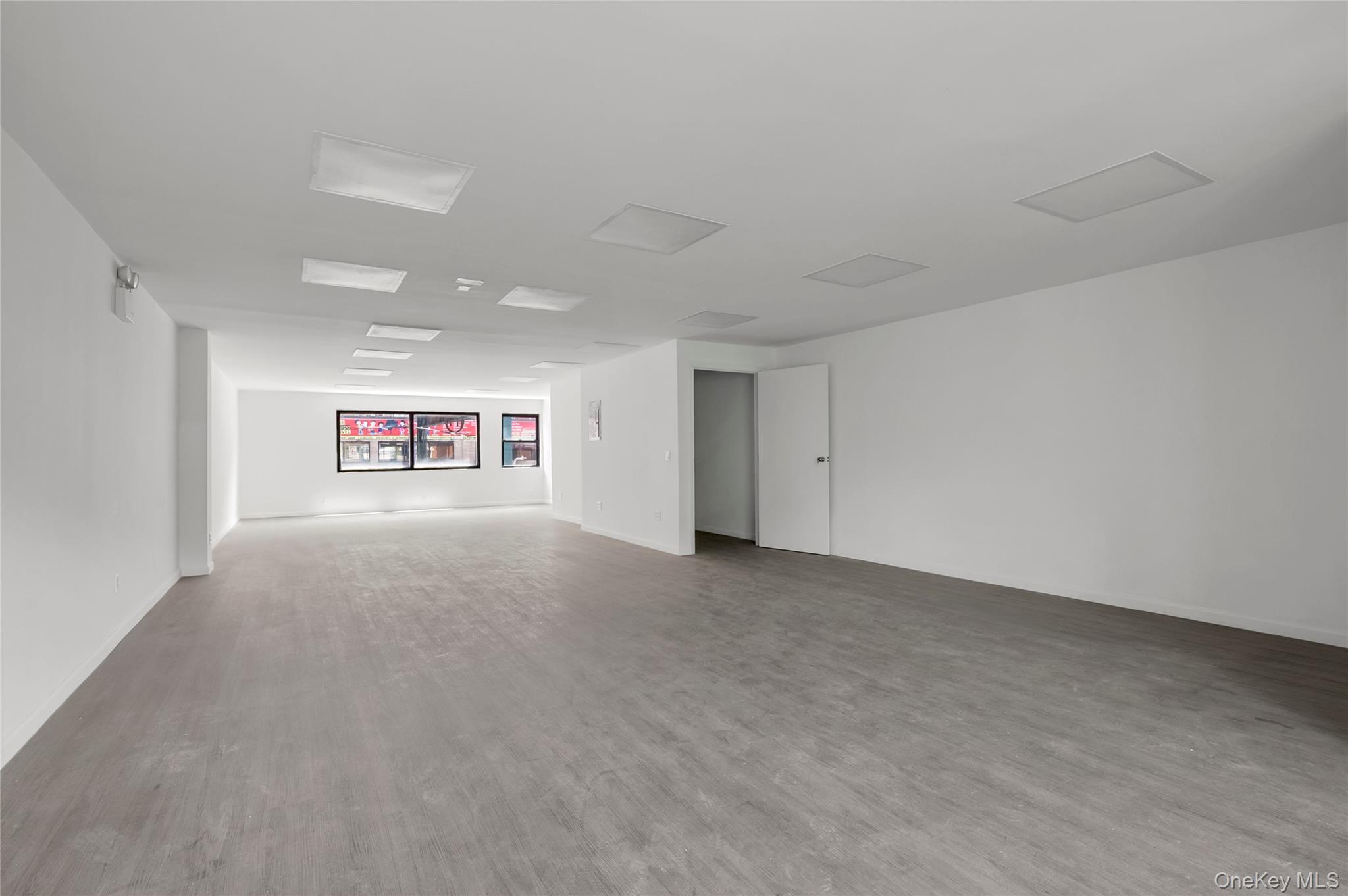 67-05 Roosevelt Avenue – For Sale photo 12