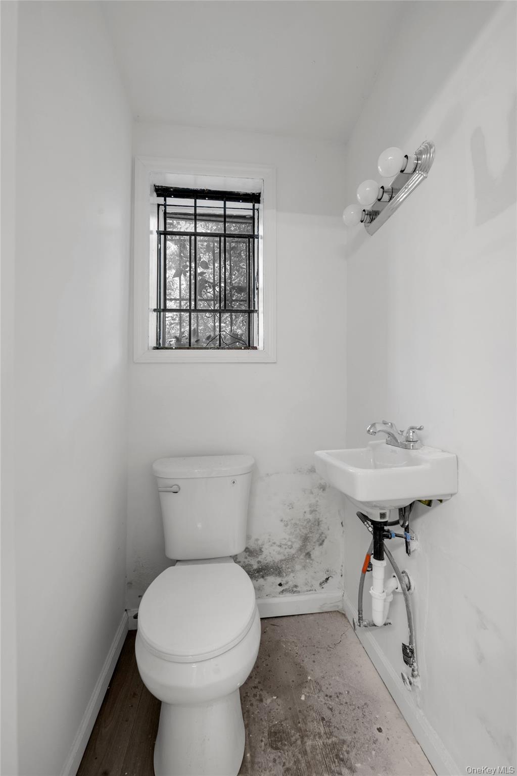 67-05 Roosevelt Avenue – For Sale photo 16