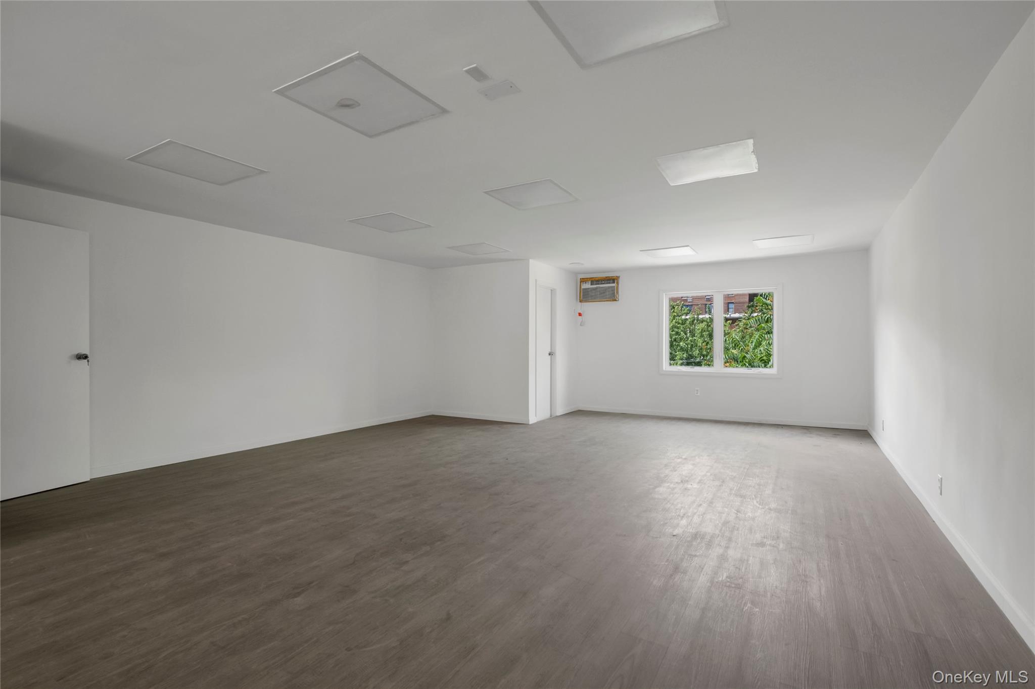 67-05 Roosevelt Avenue – For Sale photo 14