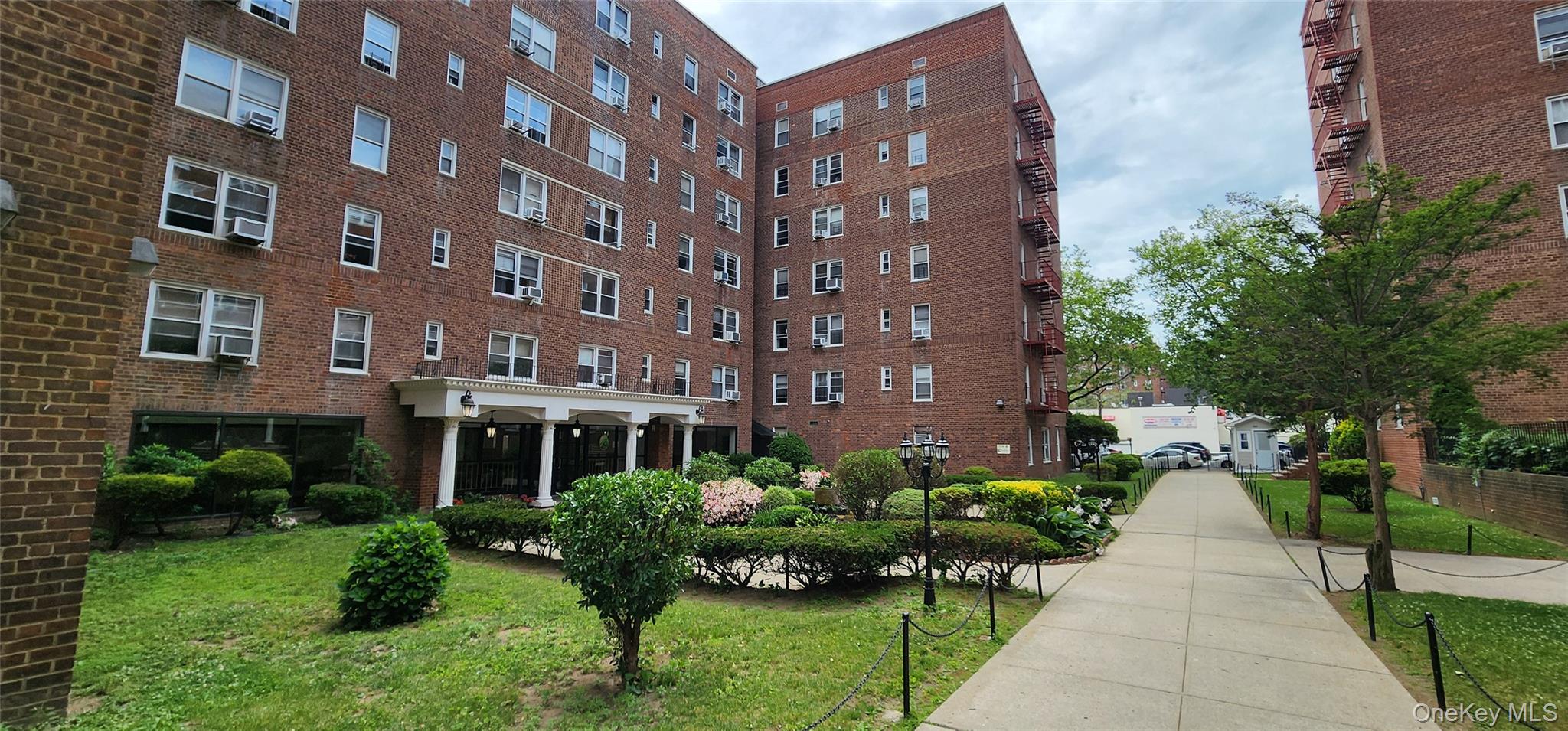 105-38 63rd Drive, Unit 5-P photo 4