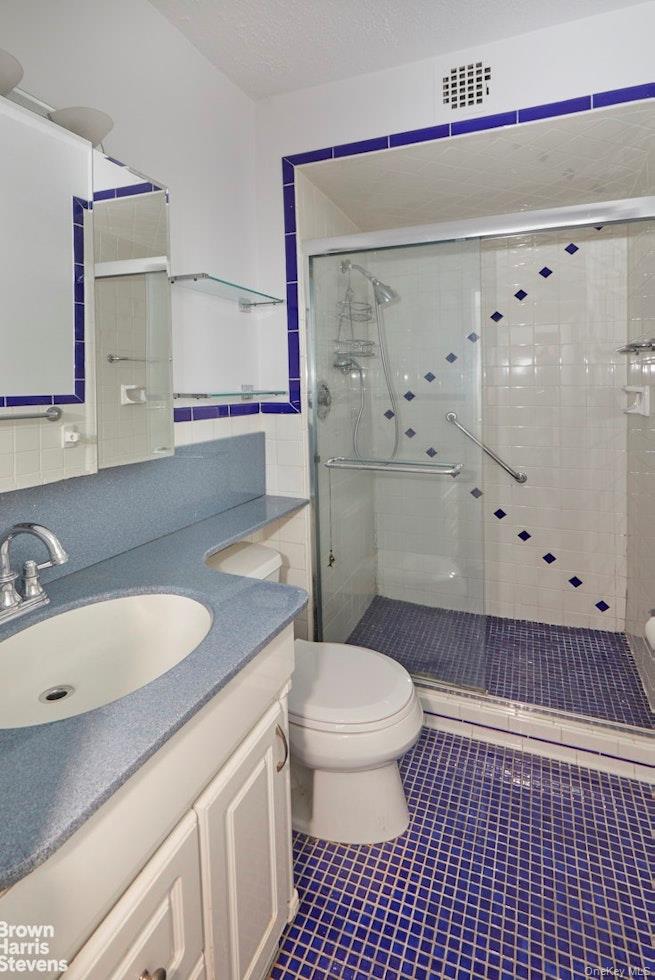 2400 Johnson Avenue, Unit 1K photo 25