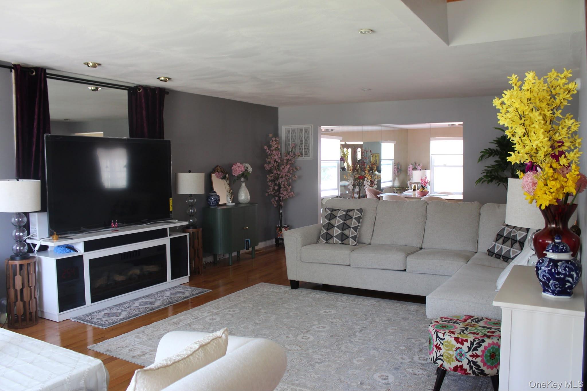 280 Park Avenue W – For Sale photo 2