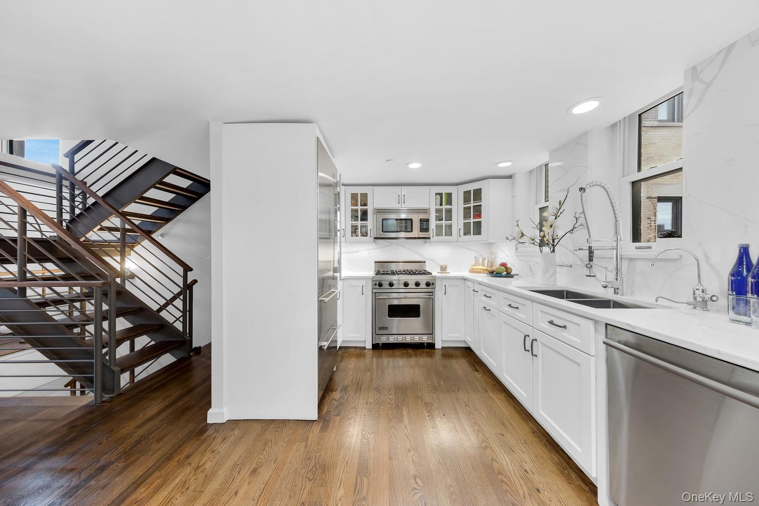 305 2nd Avenue, Unit 716 photo 6