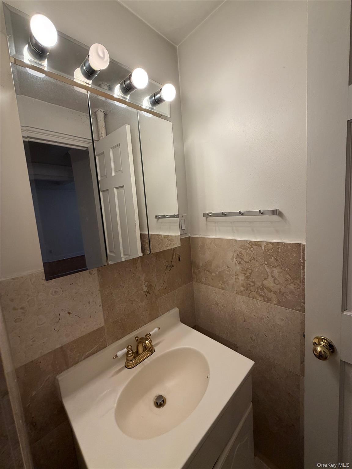 142 E 49th Street, Unit 5B photo 6