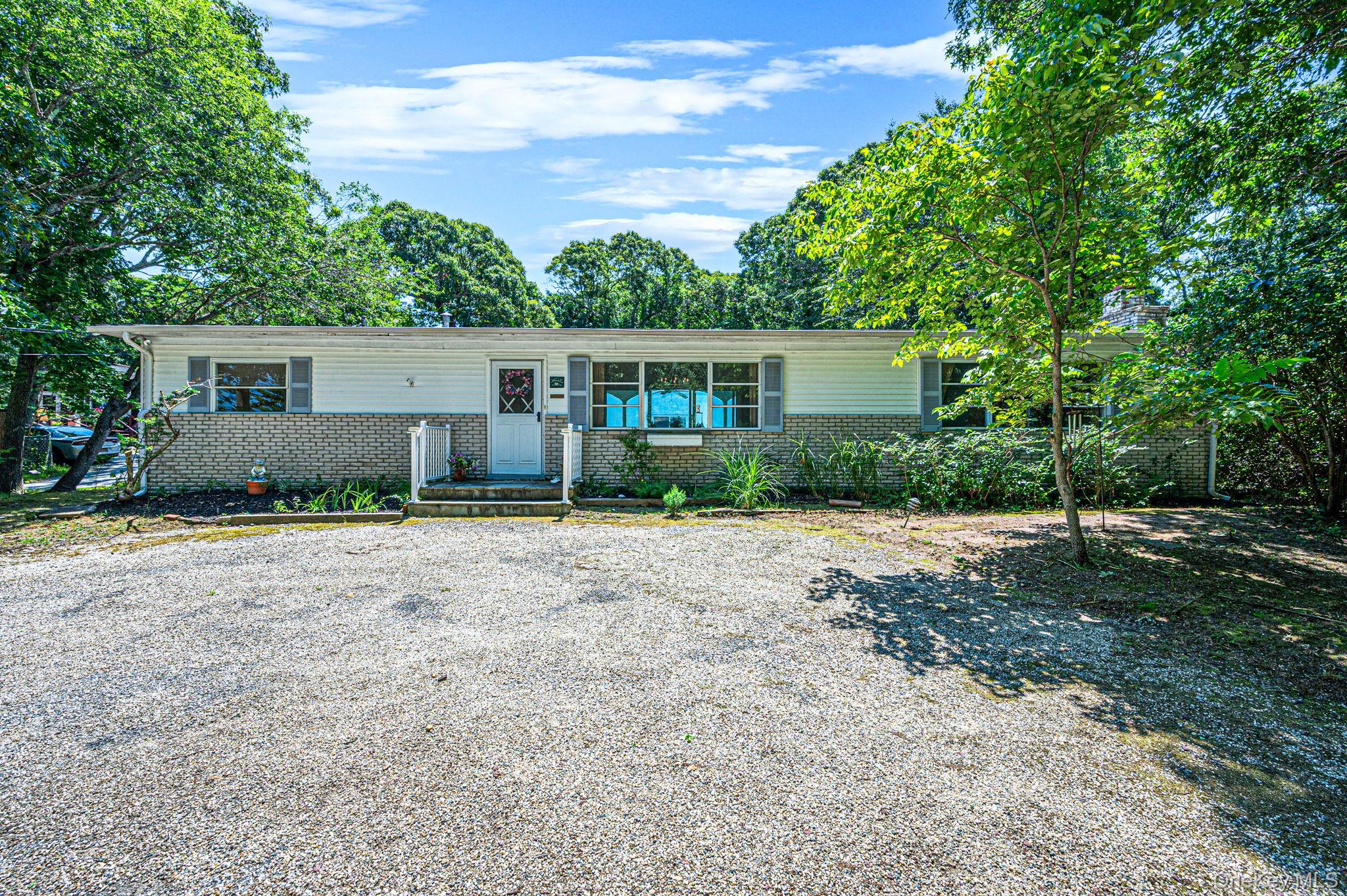 1520 Meday Avenue – For Sale