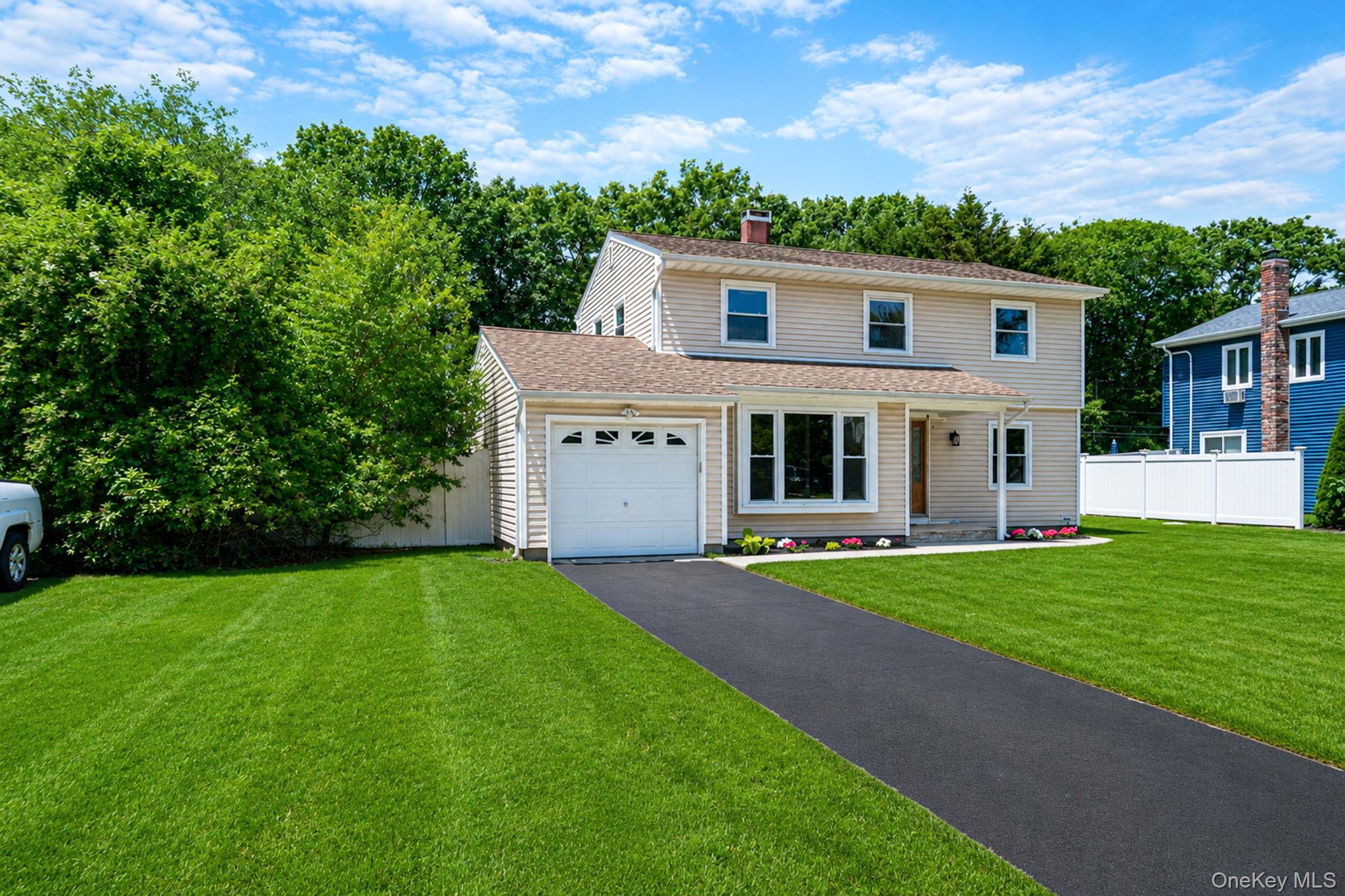 130 Greenbelt Parkway – For Sale photo 2