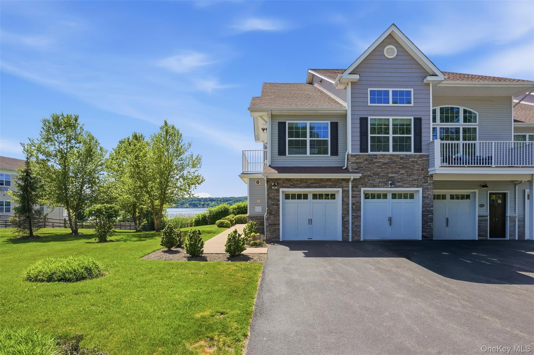 614 Sacandaga Loop – For Sale photo 2