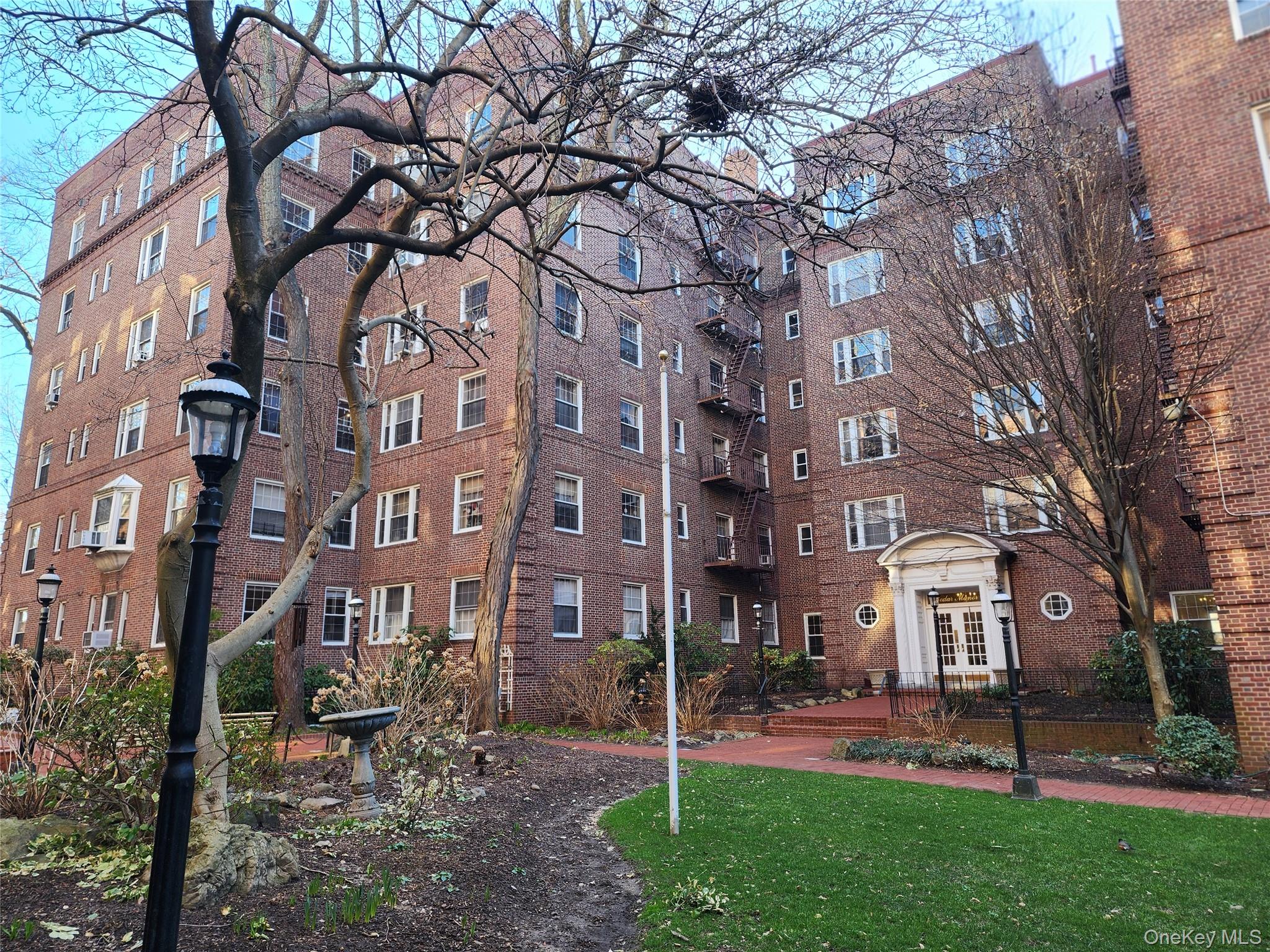 117-01 Park Lane South, Unit C2M photo 2